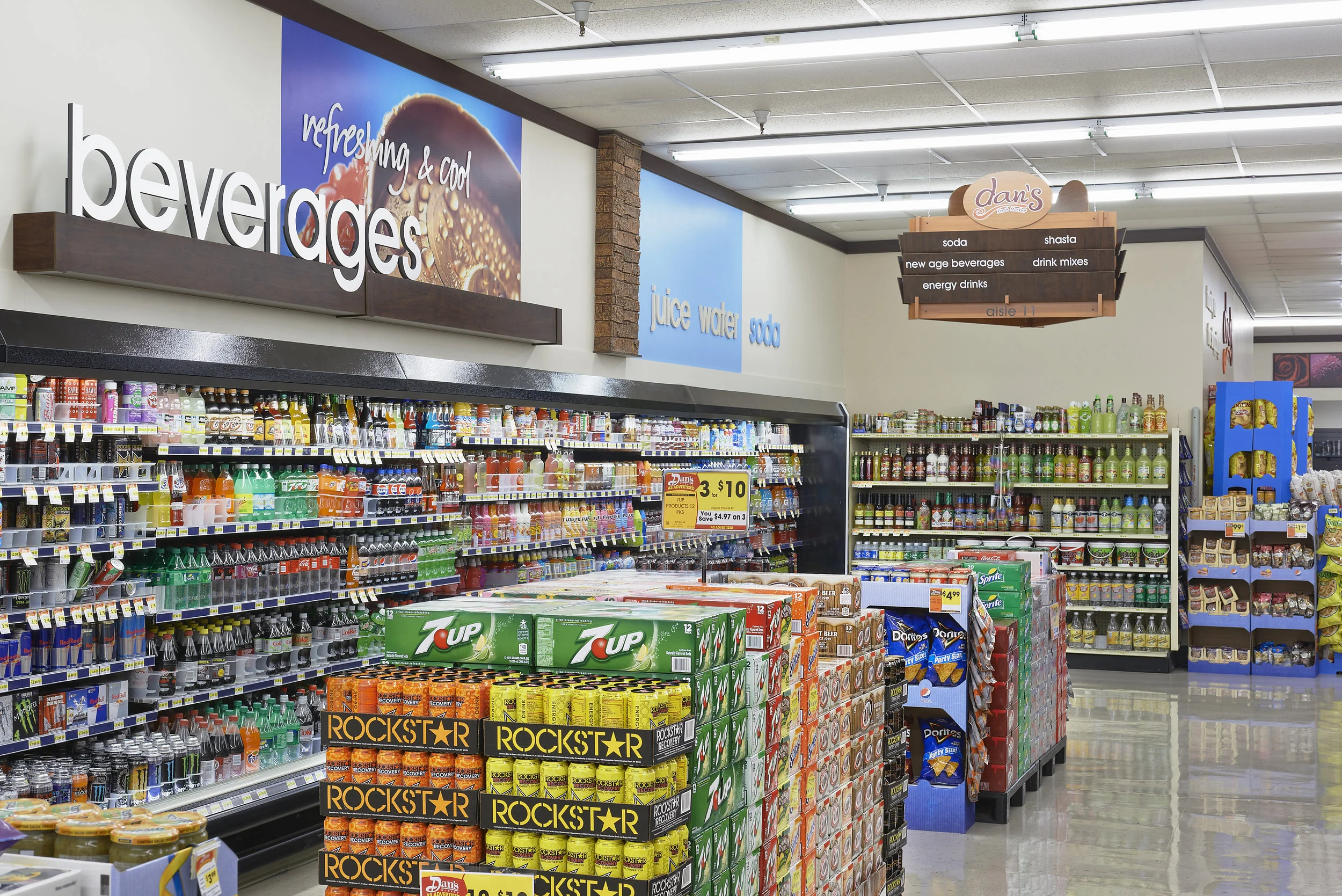 Dan's Fresh Market Int.-8.jpg