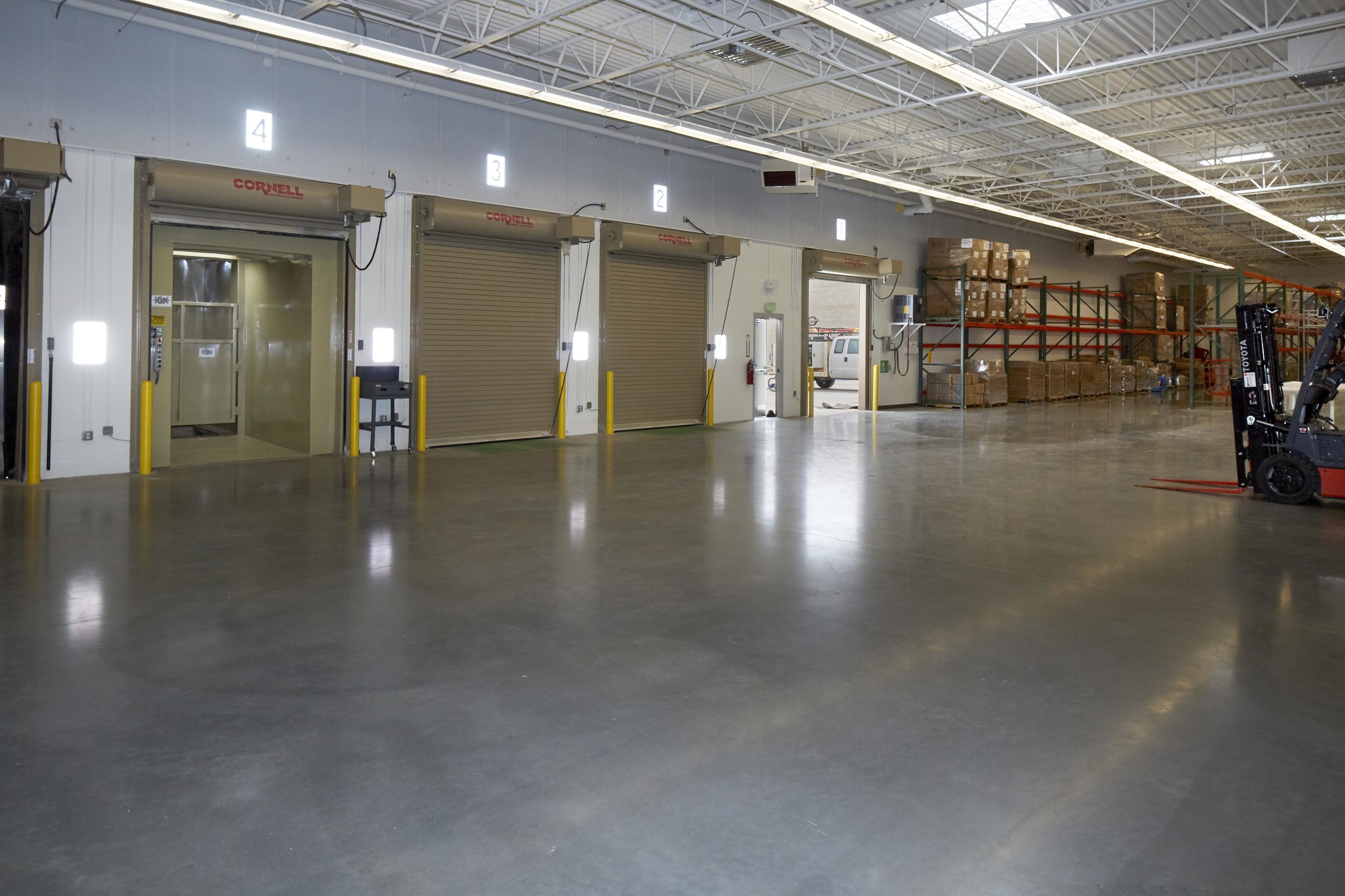 Deseret Industries - Int.- 12.jpg