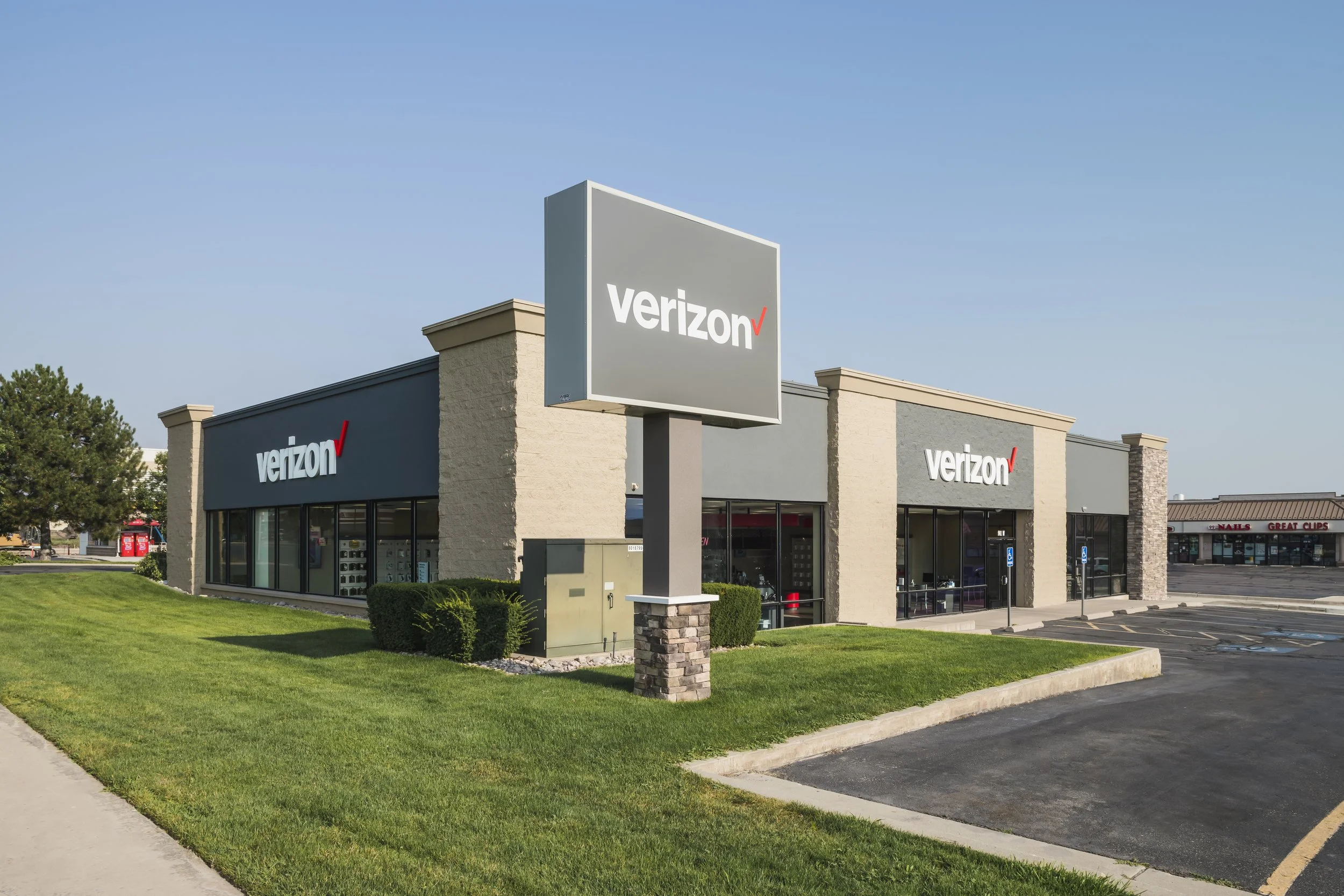 Verizon - Syracuse, UT - Ext.-2.jpg