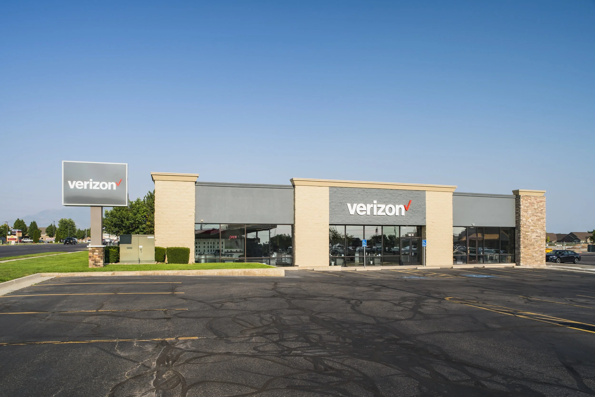 Verizon - Syracuse, UT - Ext.-1.jpg
