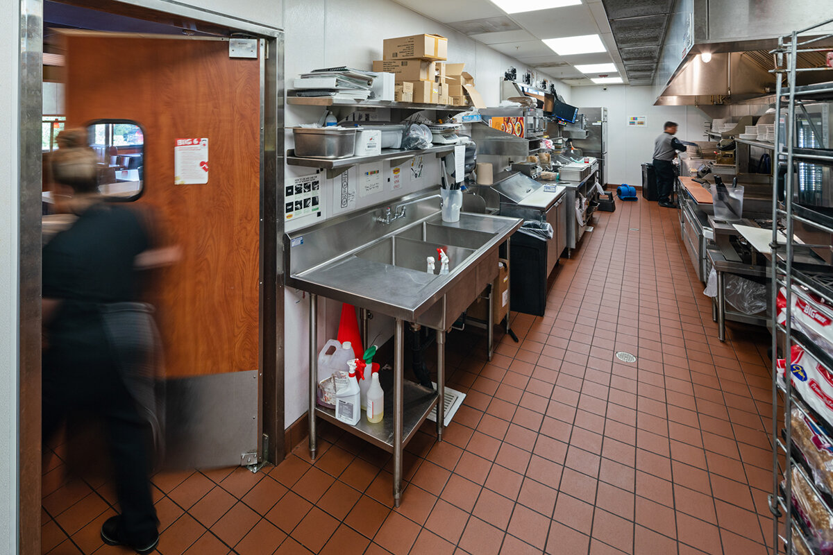 Denny's - Sunnyside, WA - Int.-14.jpg