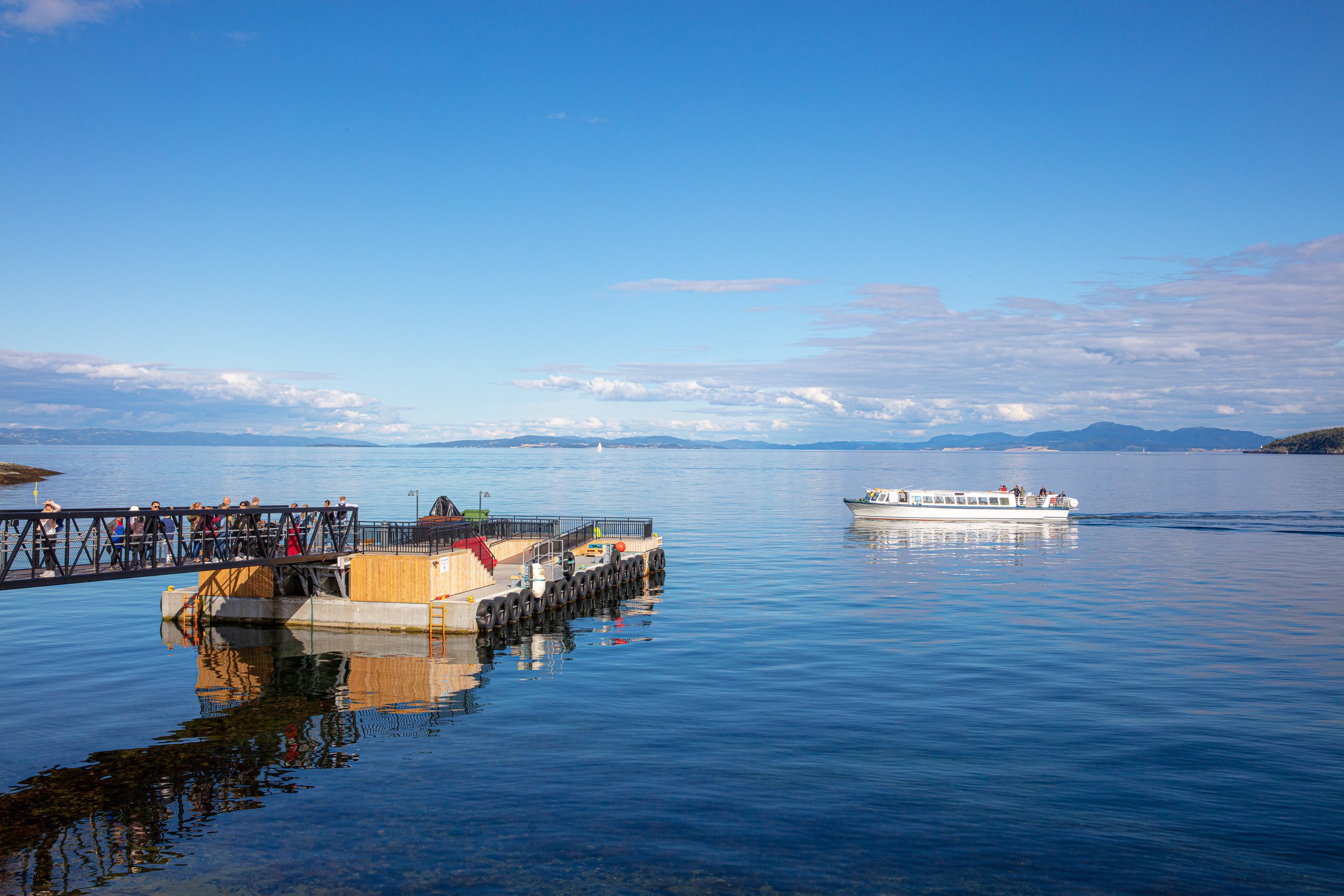 Kafedrift, båtturer og badeliv – slik ble Munkholmen byens sommerperle