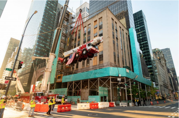 Contractors make NYC construction history