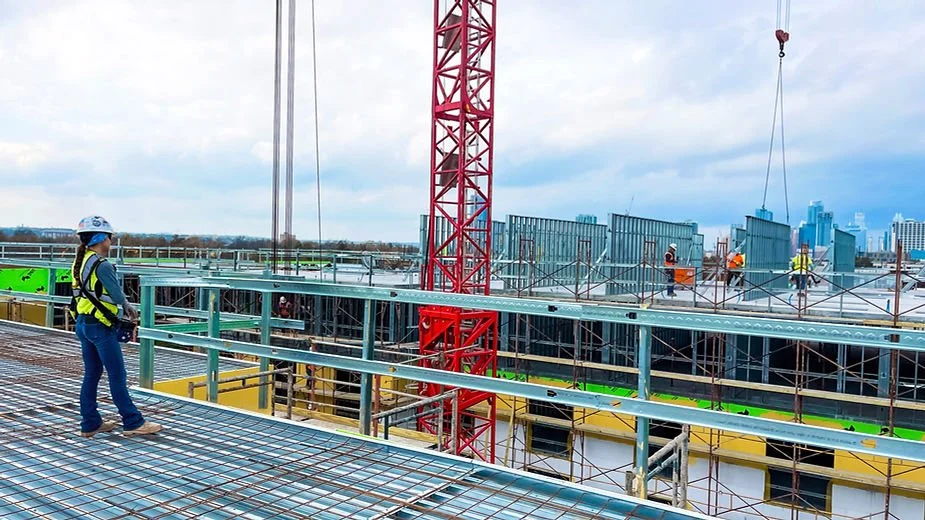 Downtown squeeze no problem for compact Potain