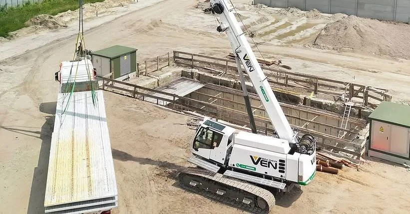 Electric SENNEBOGEN Crane Supports Construction of Electric Bus Depot in Breda