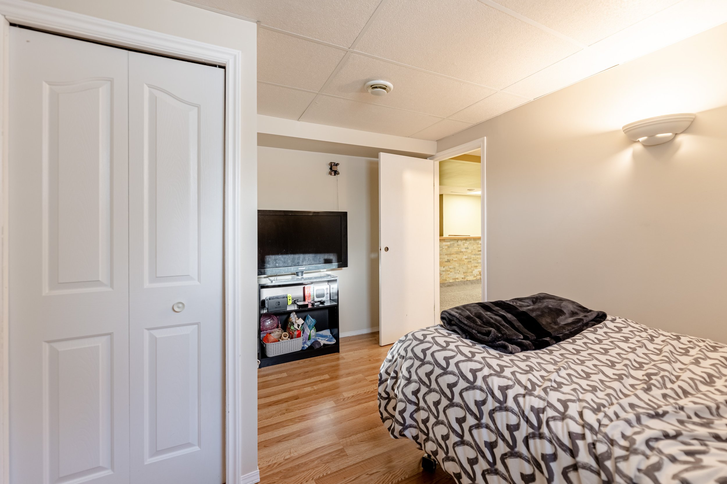 242 Johnson Way (24).jpg