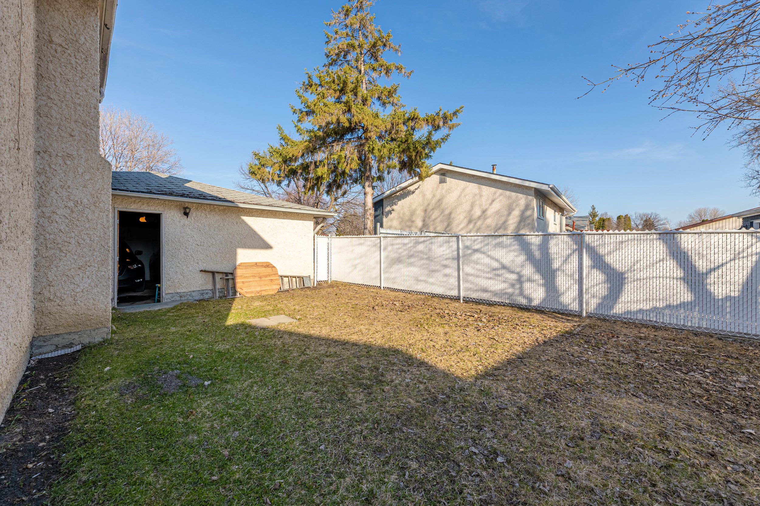 92 Massena Cres (31).jpg