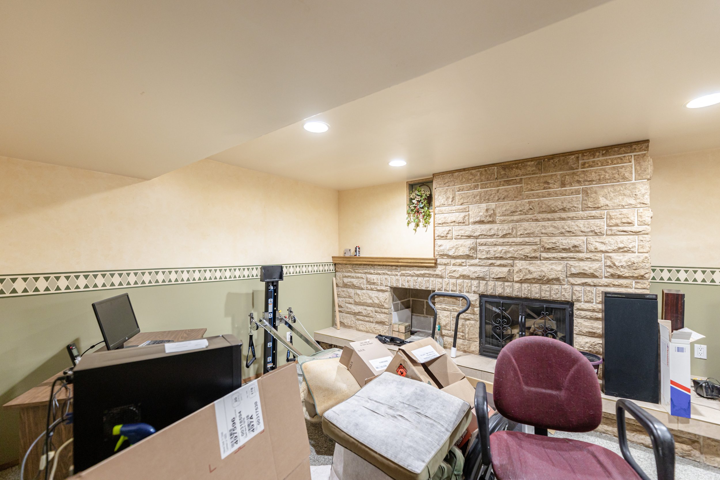 4225 Roblin Blvd (26).jpg