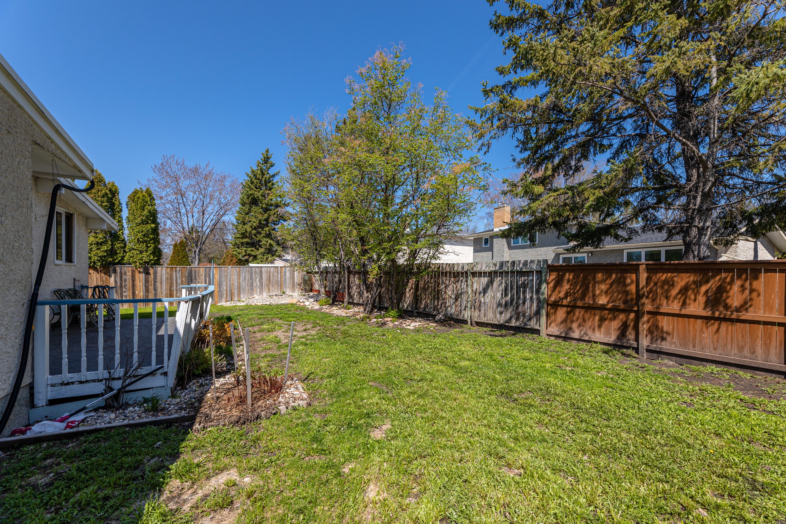4225 Roblin Blvd (28).jpg