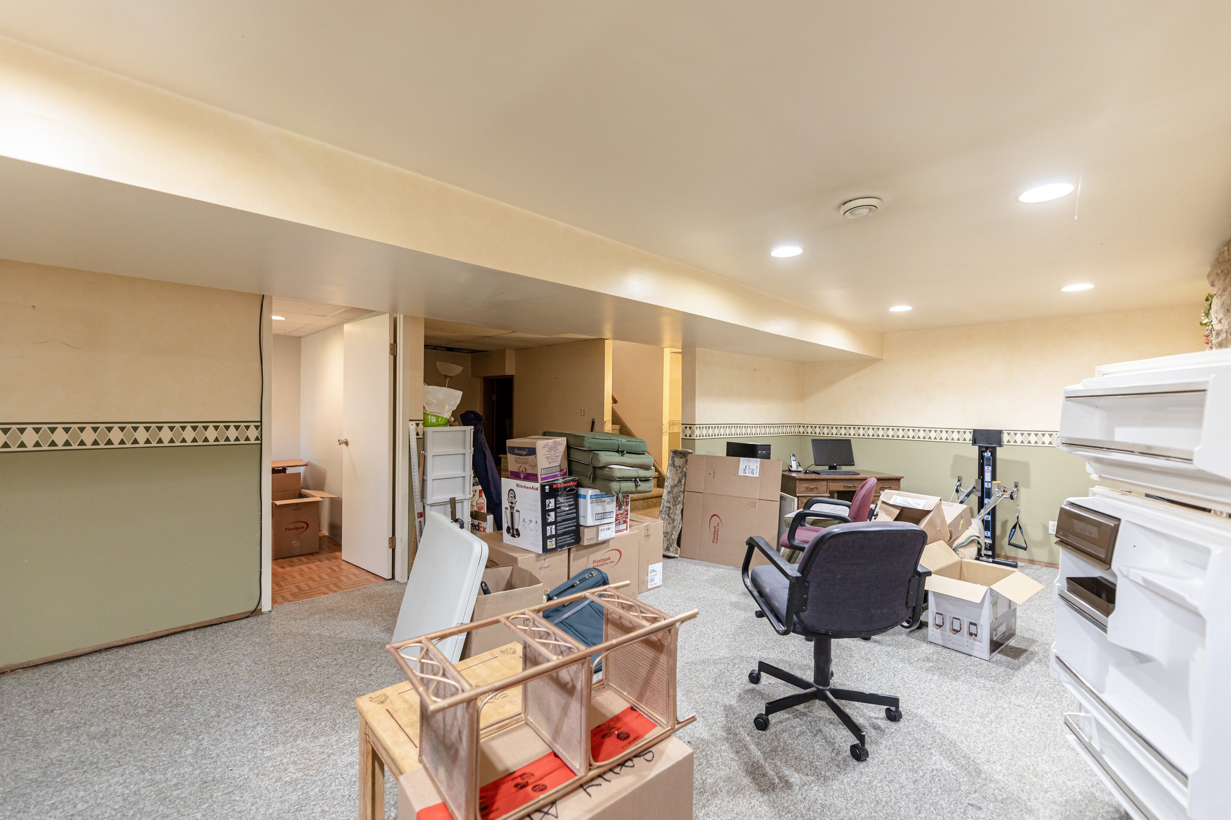 4225 Roblin Blvd (25).jpg