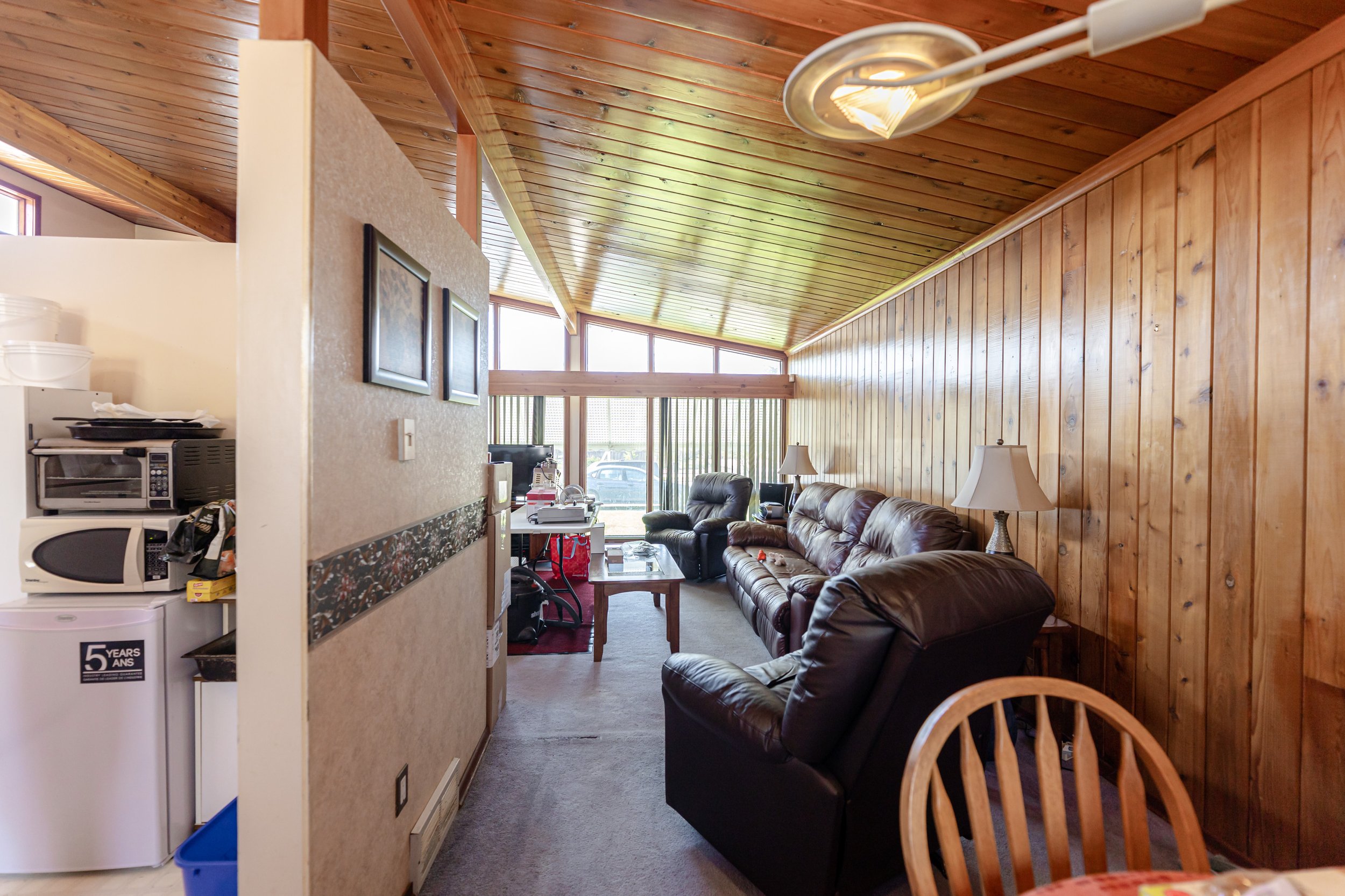 4225 Roblin Blvd (17).jpg