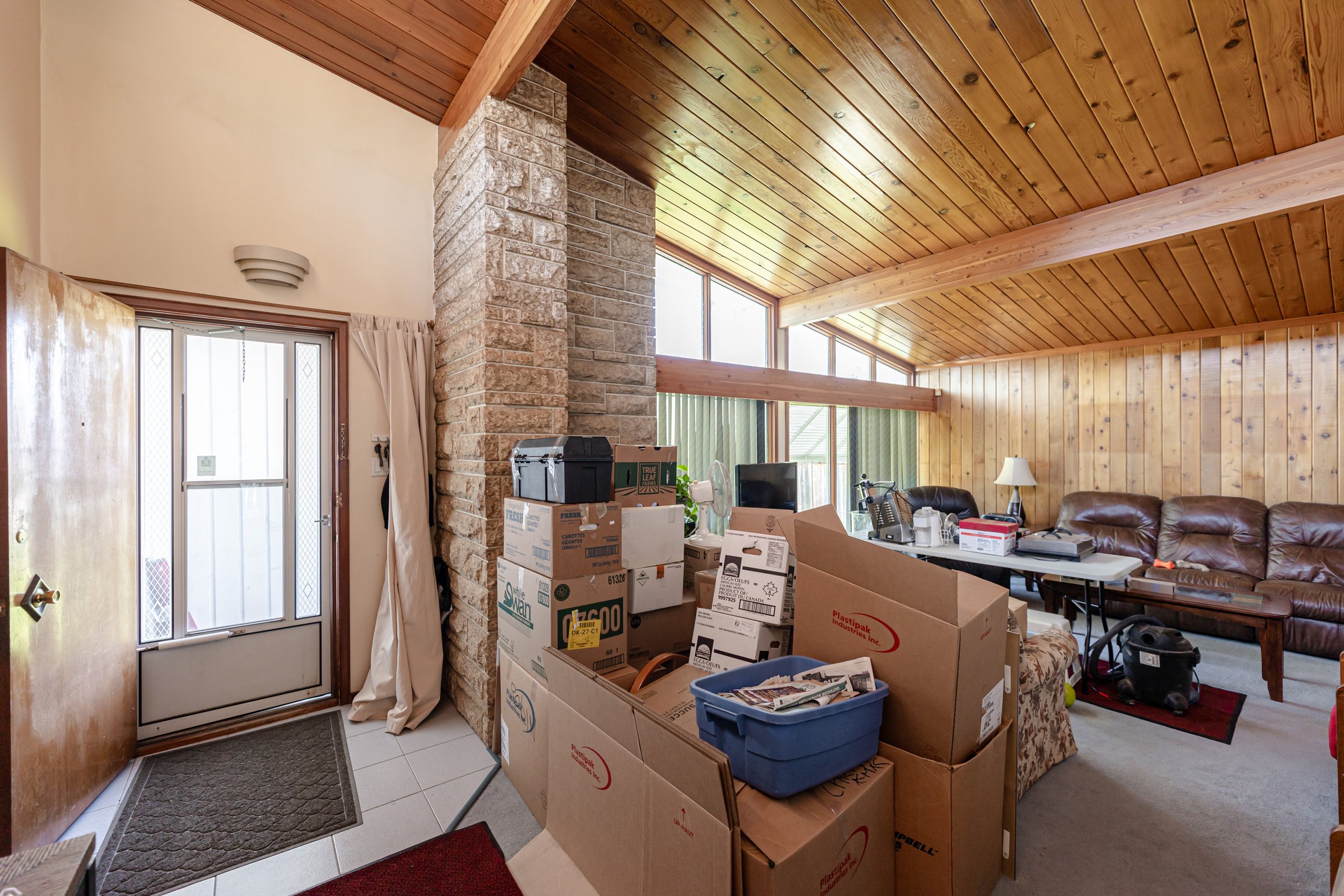 4225 Roblin Blvd (13).jpg