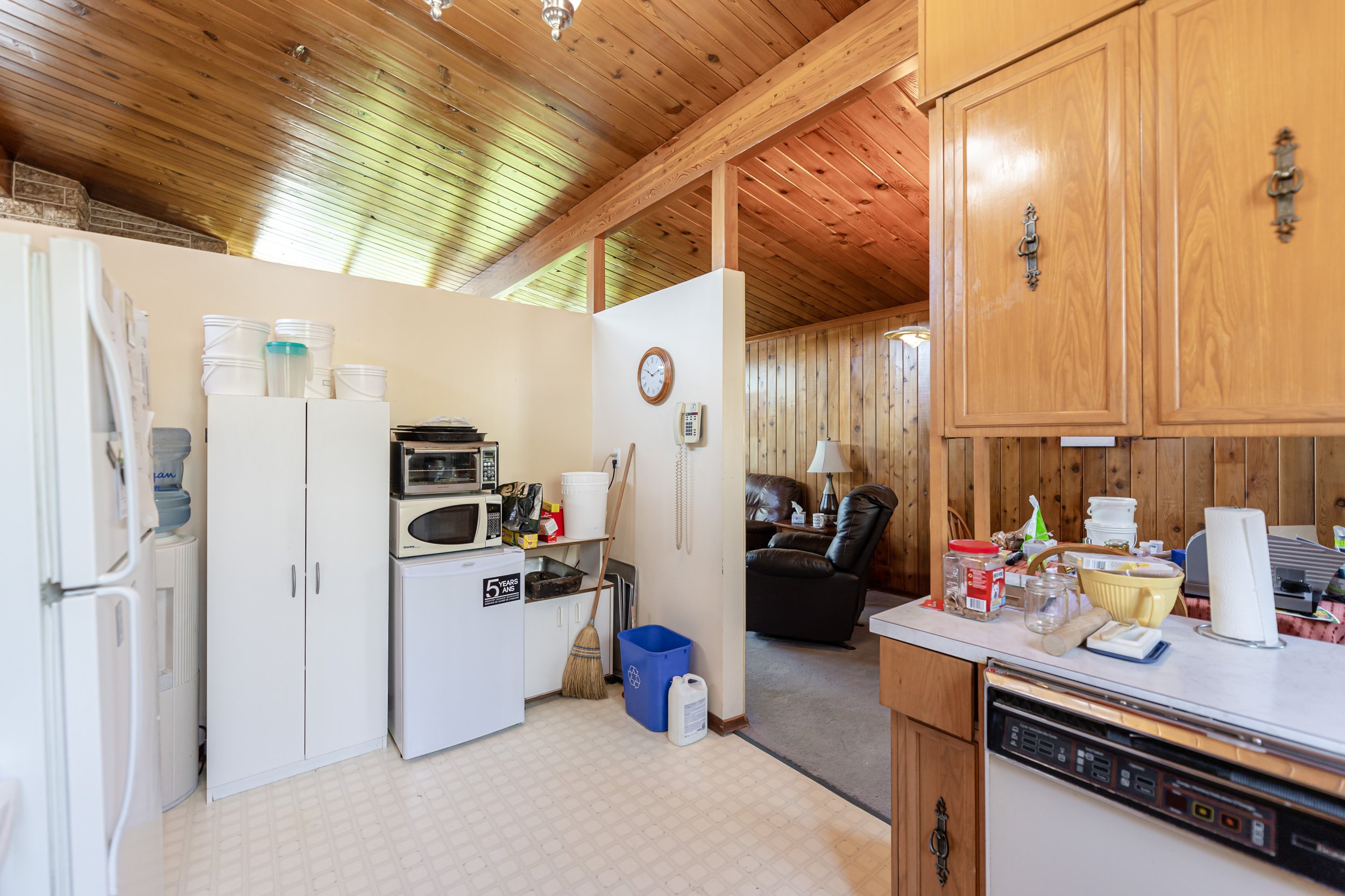 4225 Roblin Blvd (9).jpg