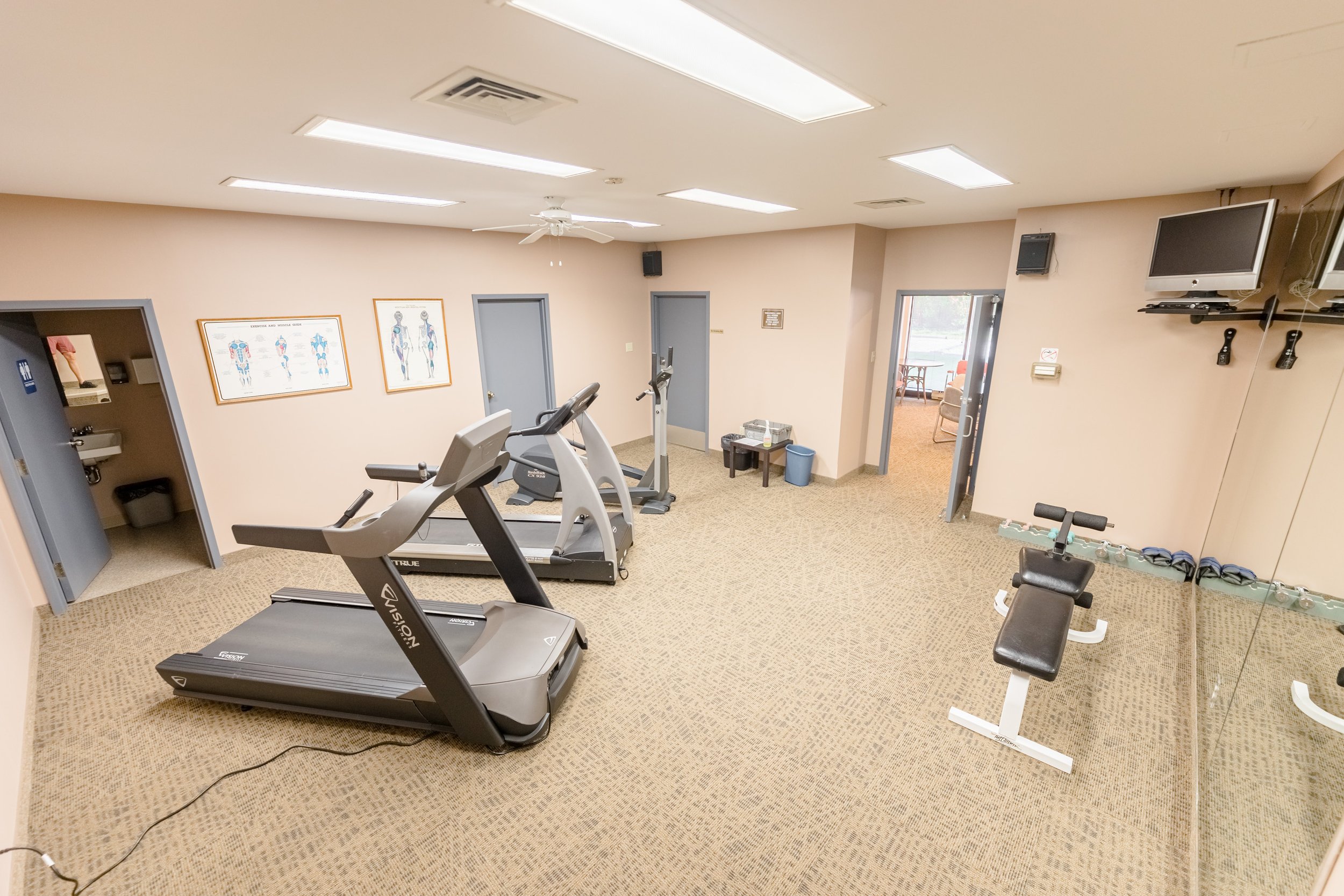 1720 Pembina Hwy (1).jpg