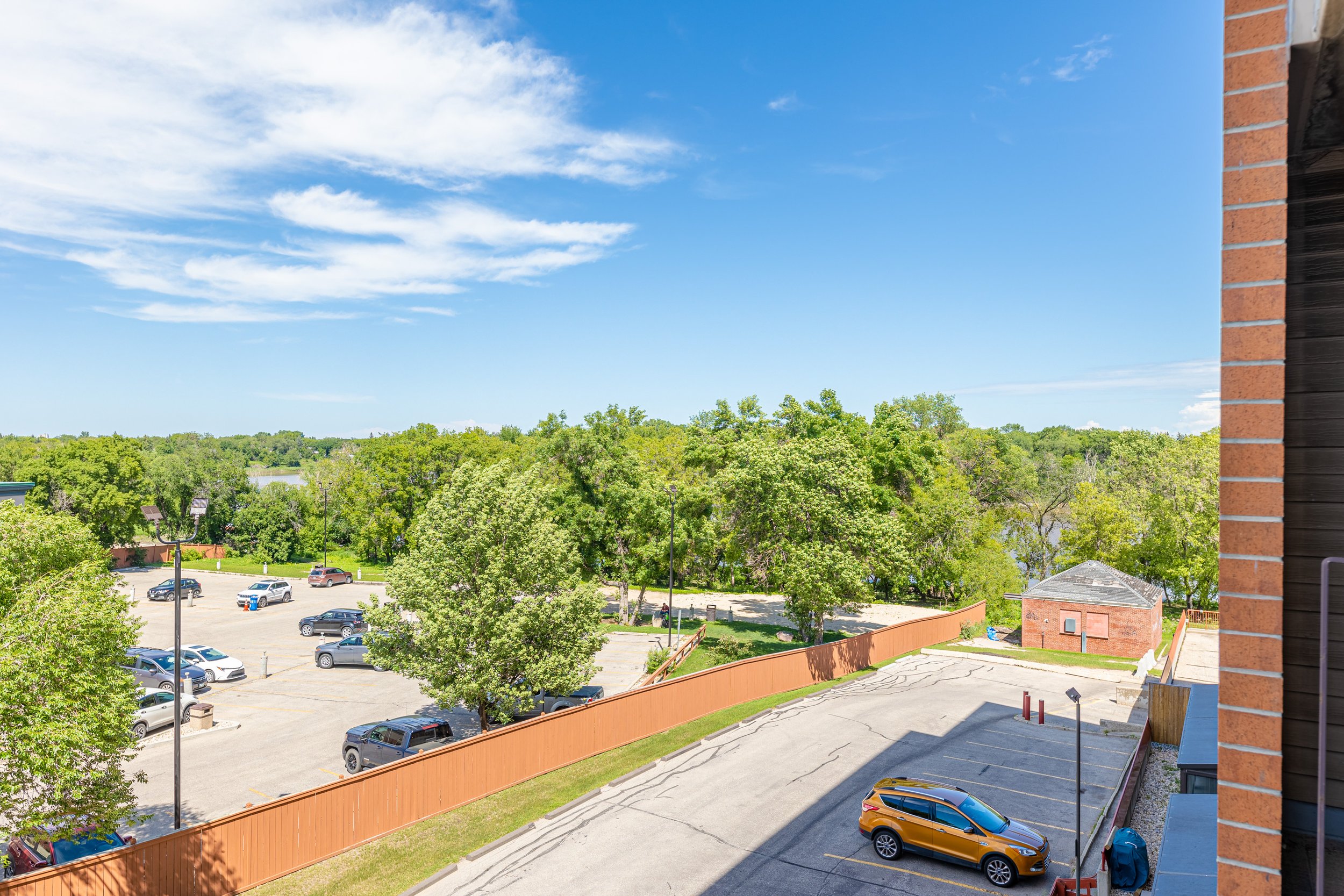 1720 Pembina Hwy (19).jpg