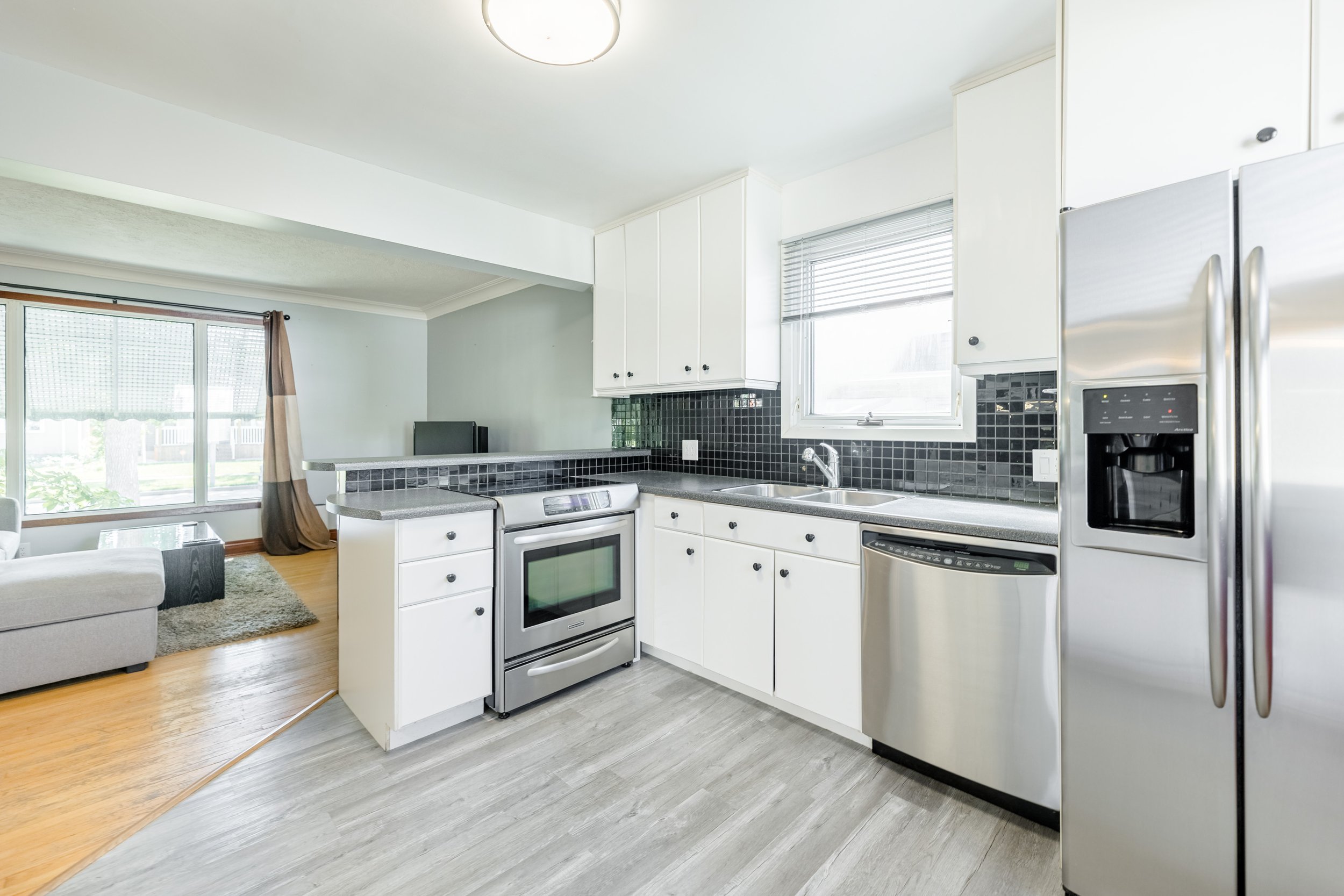 353 Bronx Ave (10).jpg
