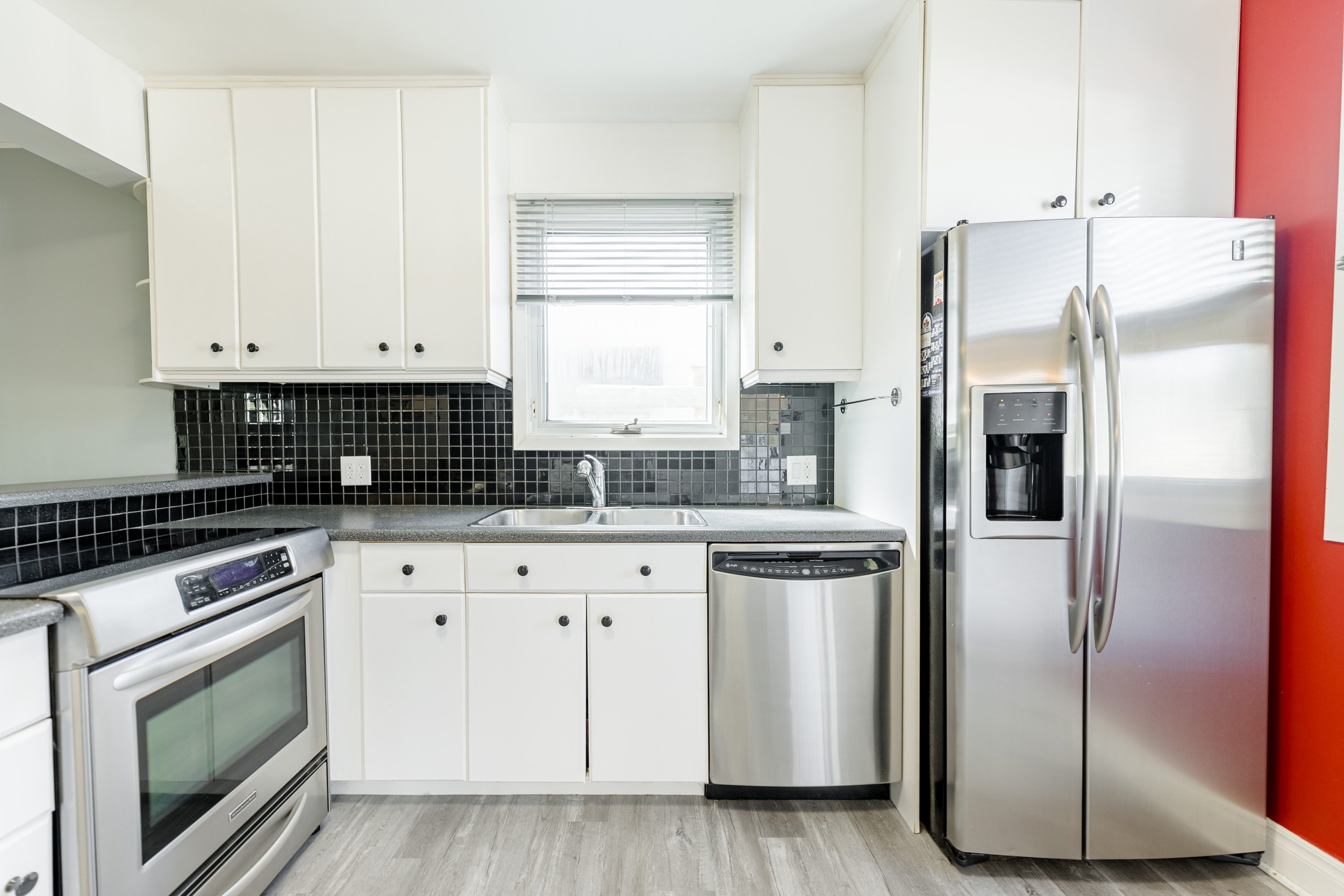 353 Bronx Ave (14).jpg