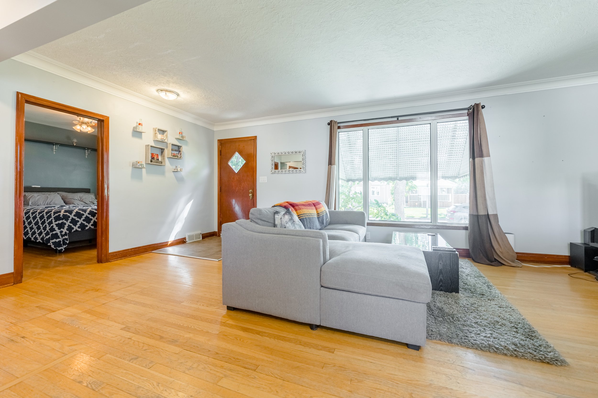 353 Bronx Ave (12).jpg