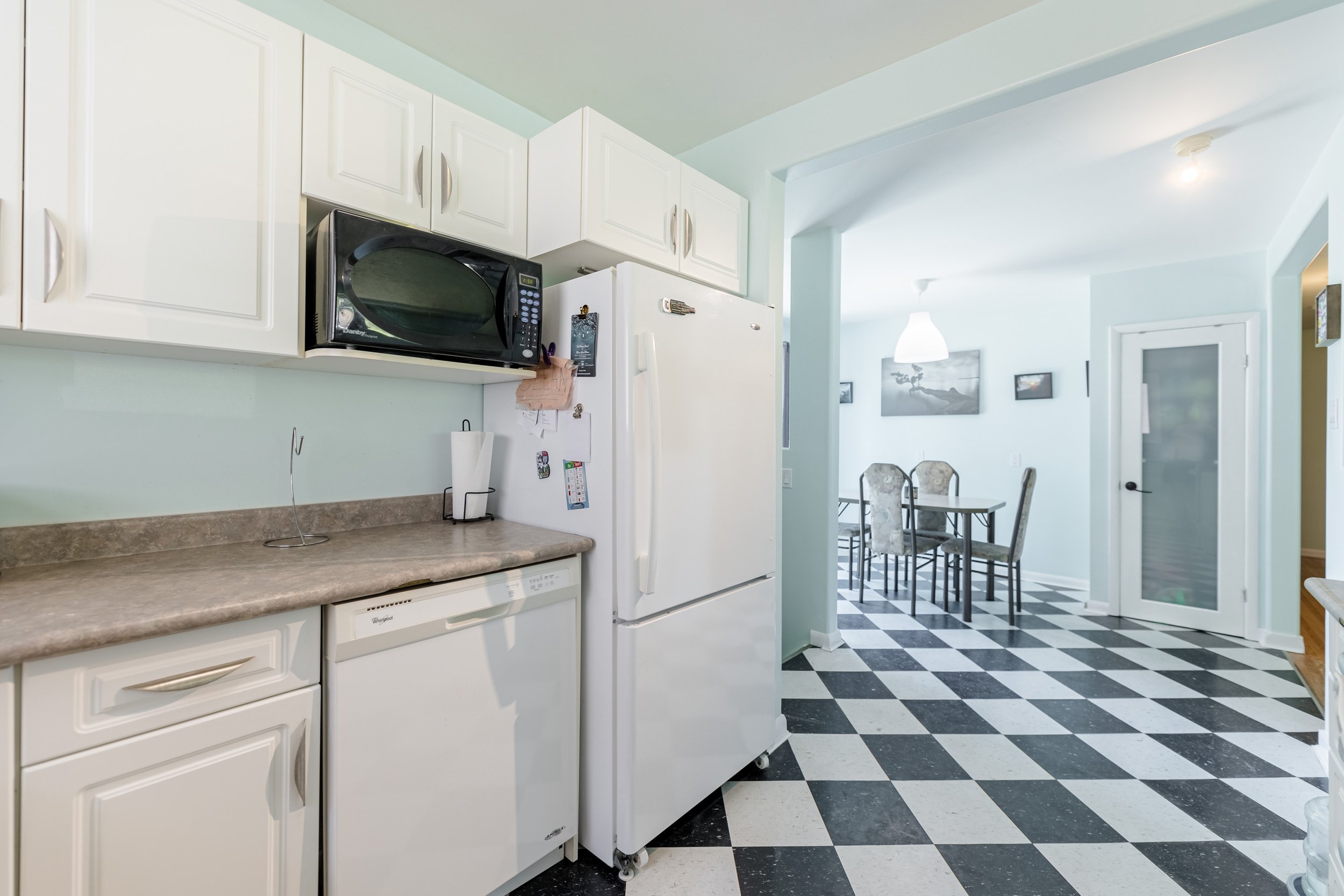 520 Collegiate St (25).jpg