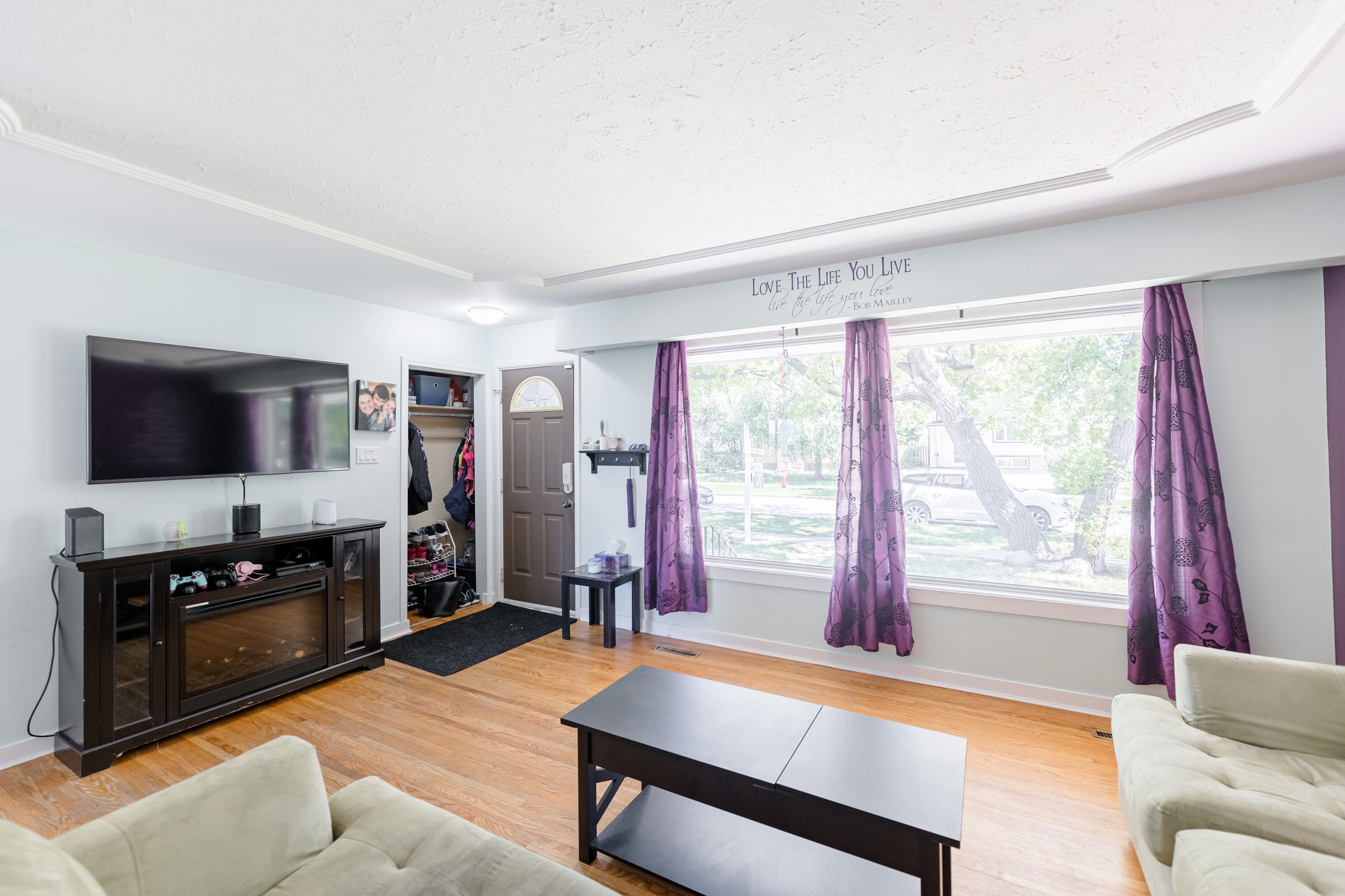520 Collegiate St (27).jpg