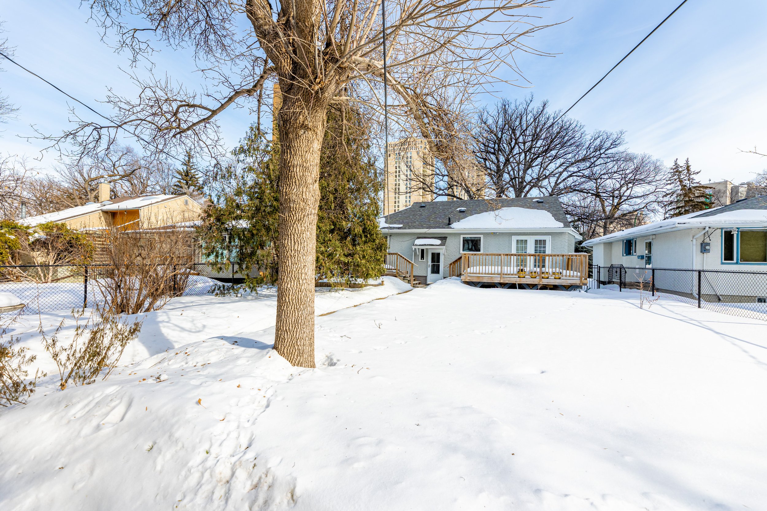 9 Roslyn Cres (52).jpg