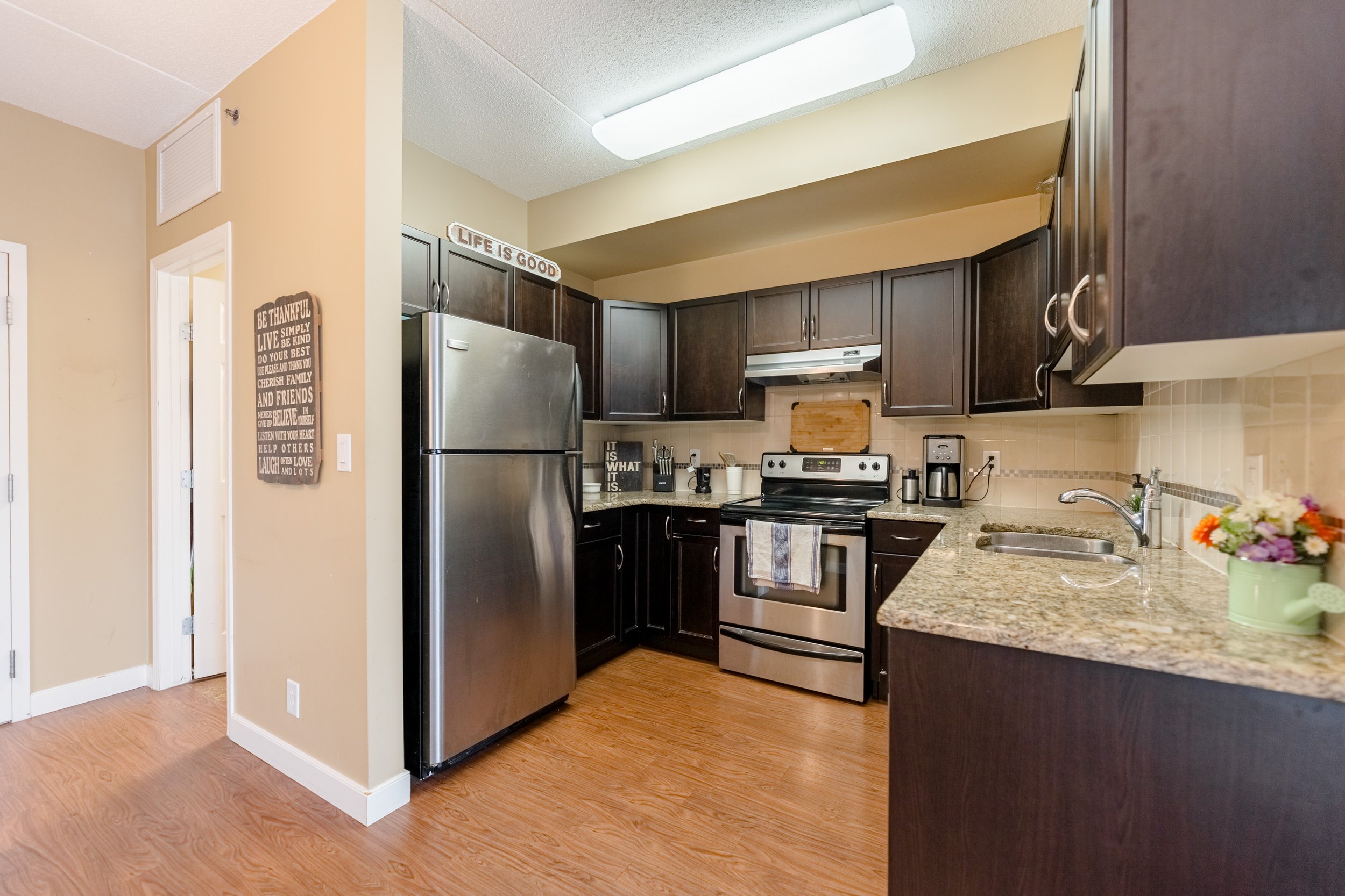 305-40 Shore St (13).jpg