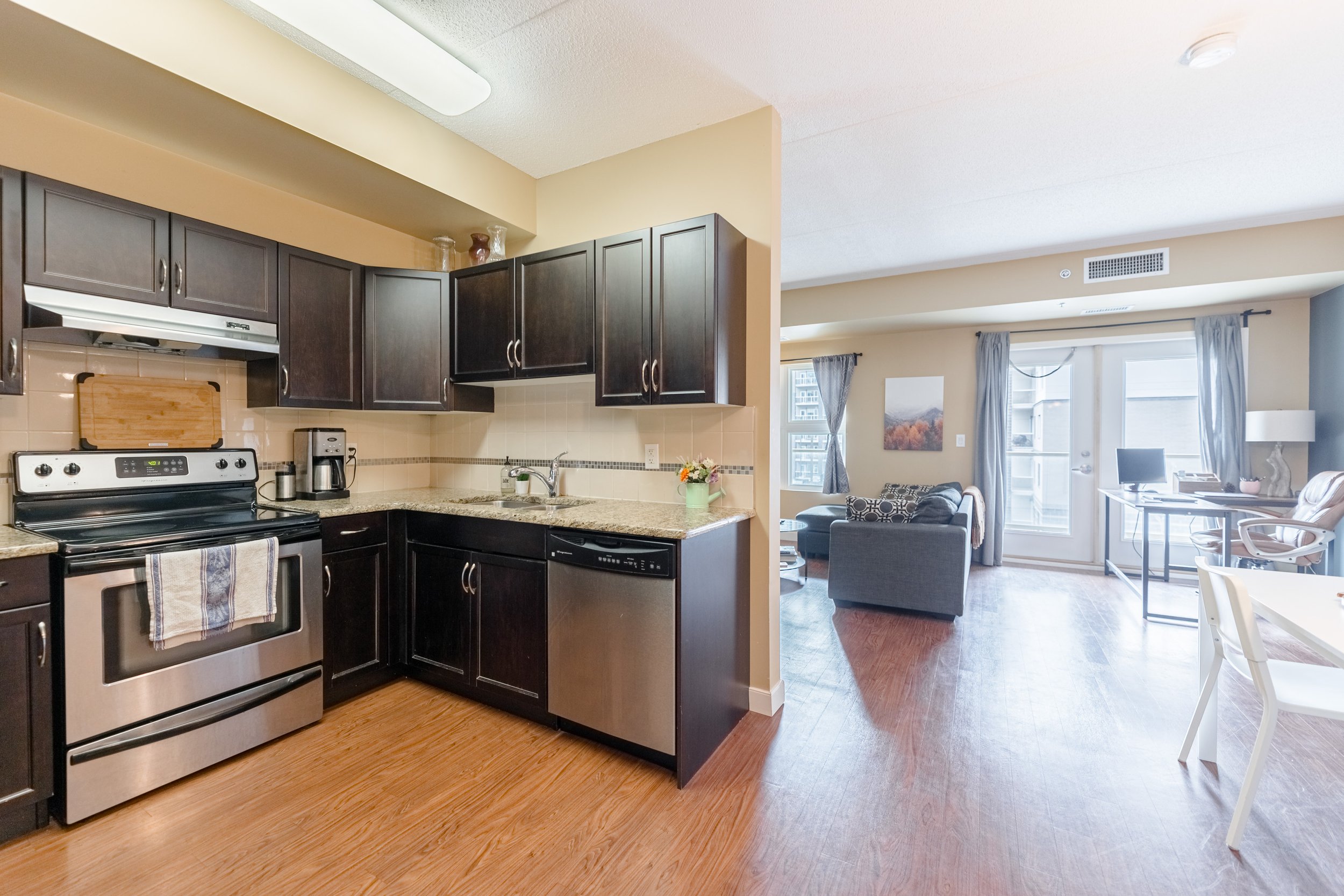 305-40 Shore St (15).jpg