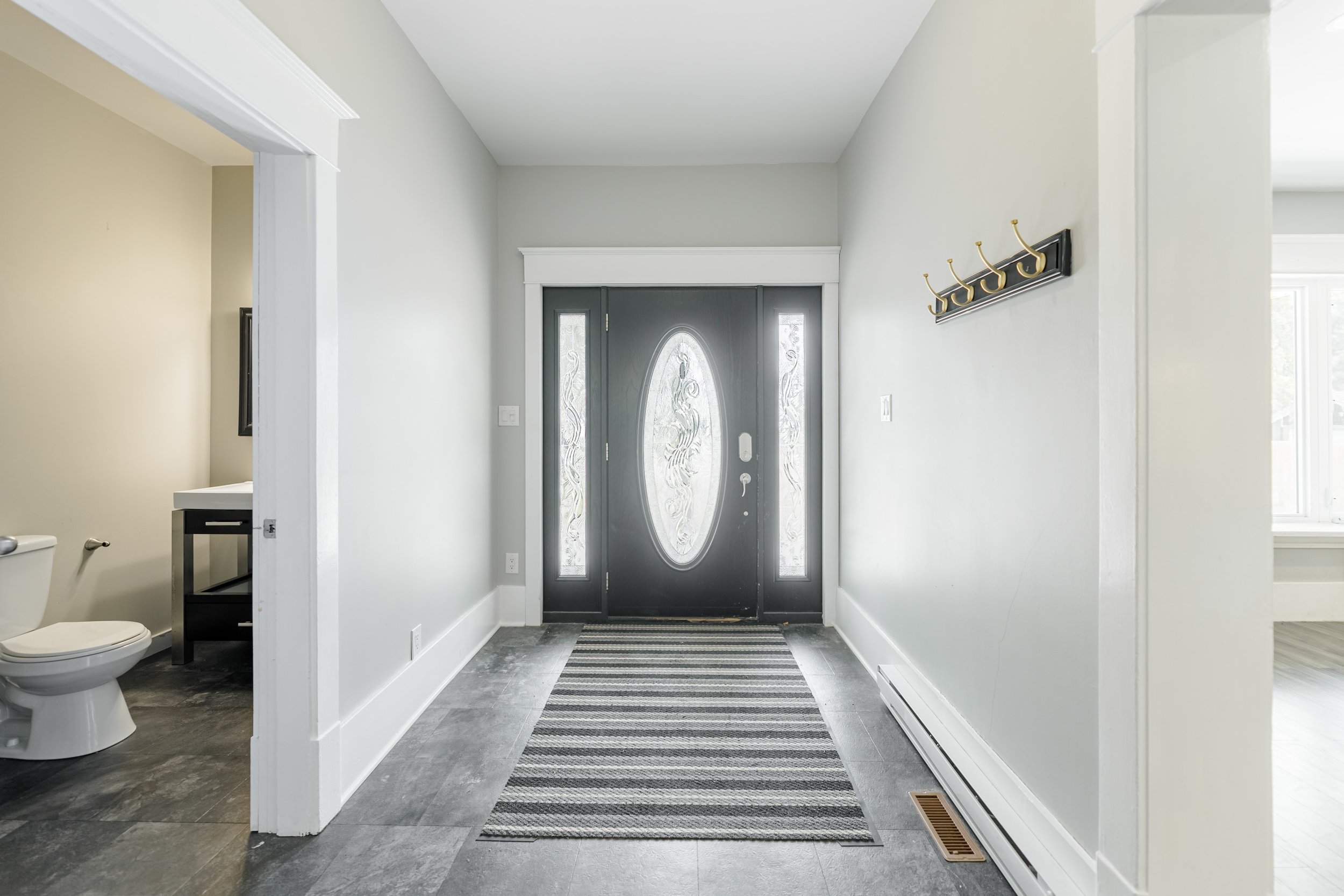 106 2nd Ave (27).jpg