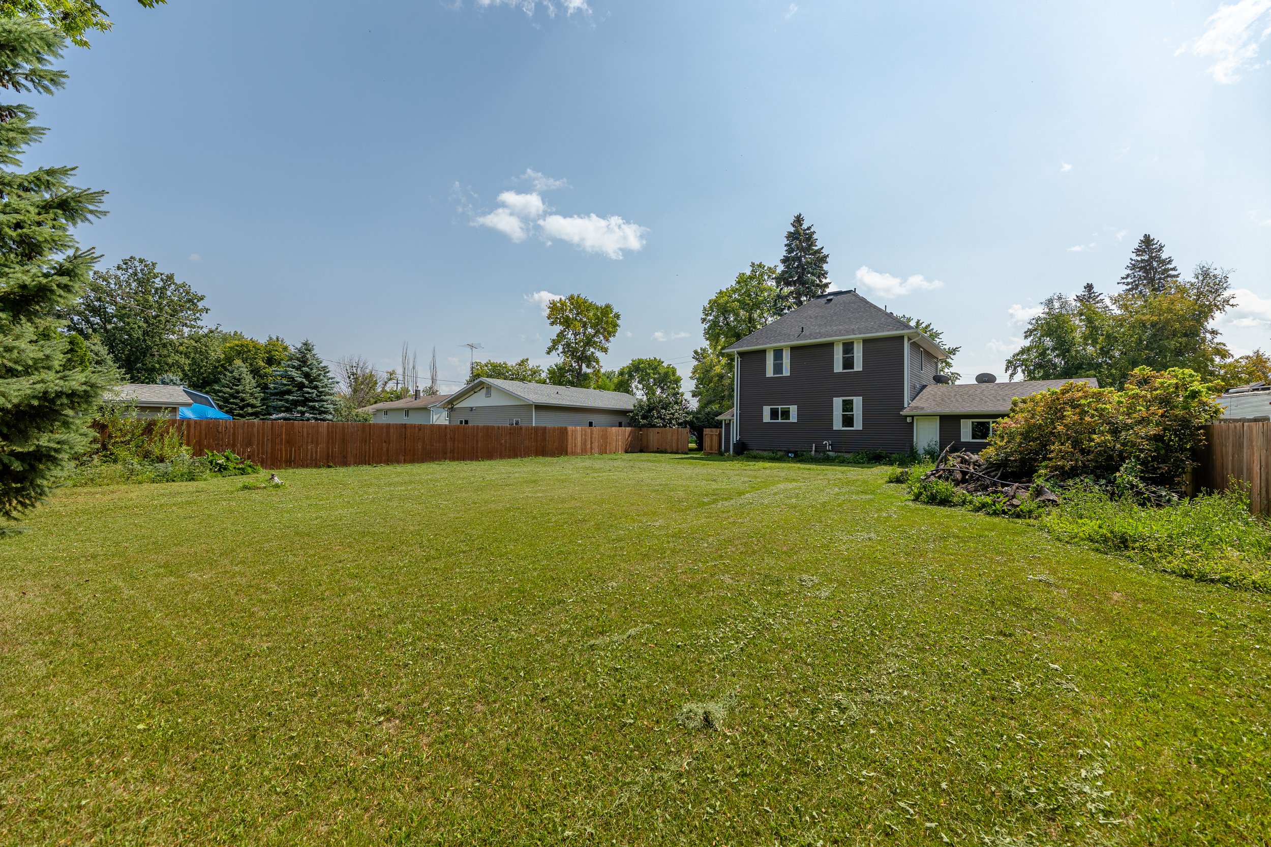 106 2nd Ave (33).jpg