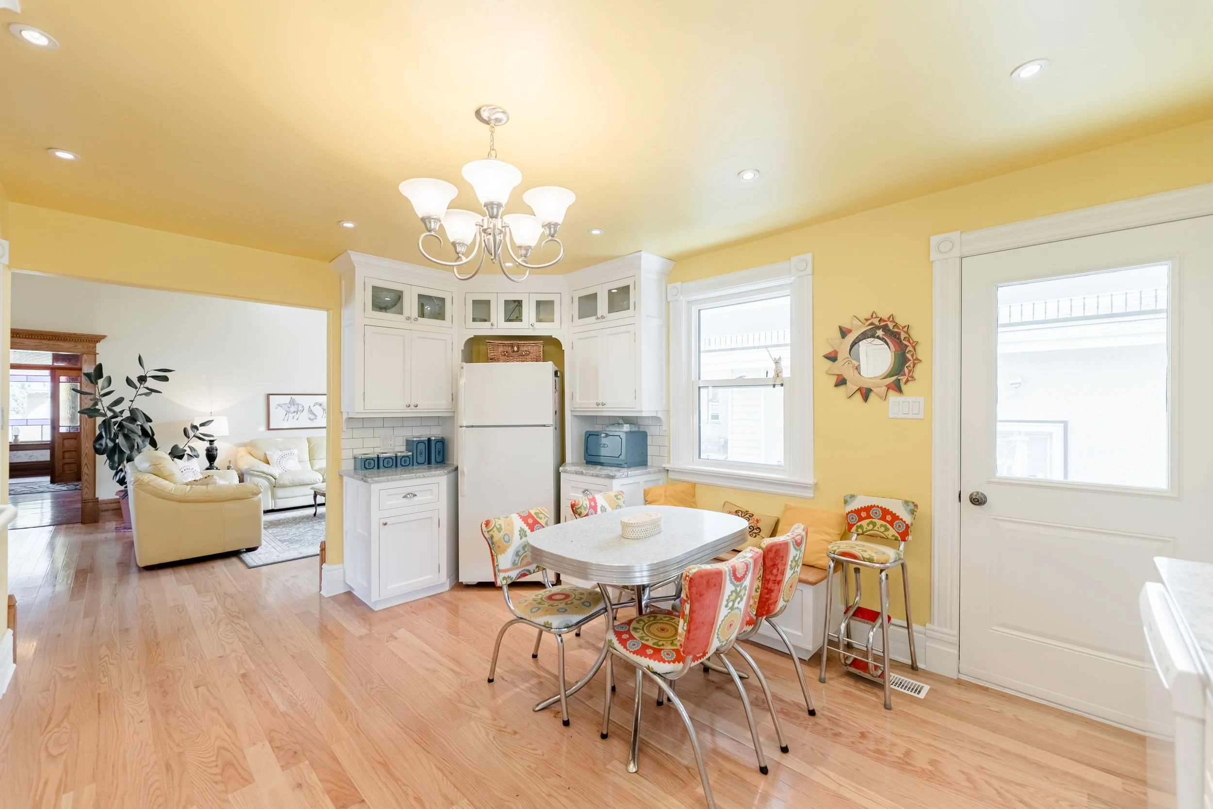 131 Dufferin Ave E — Meagan McKilliop