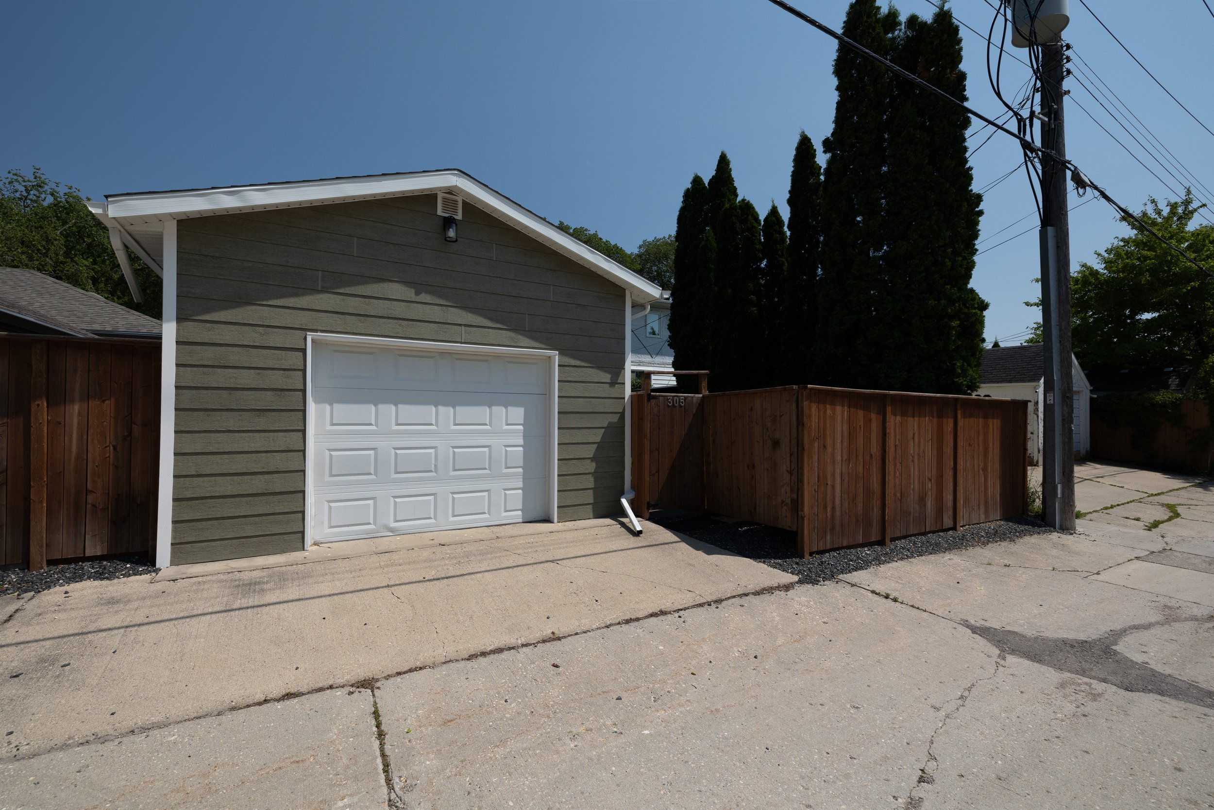 305 Centennial St (49).jpg