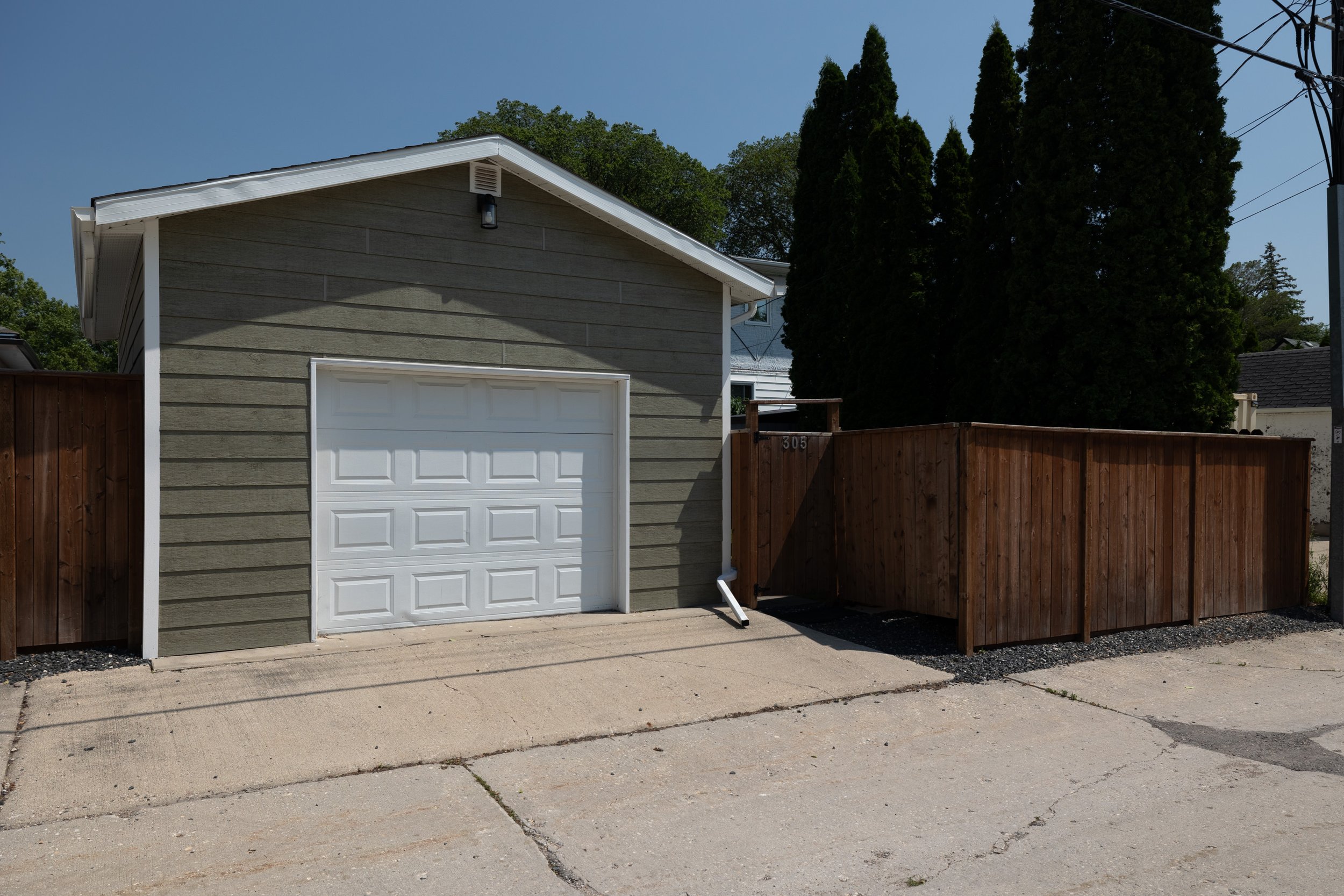 305 Centennial St (50).jpg