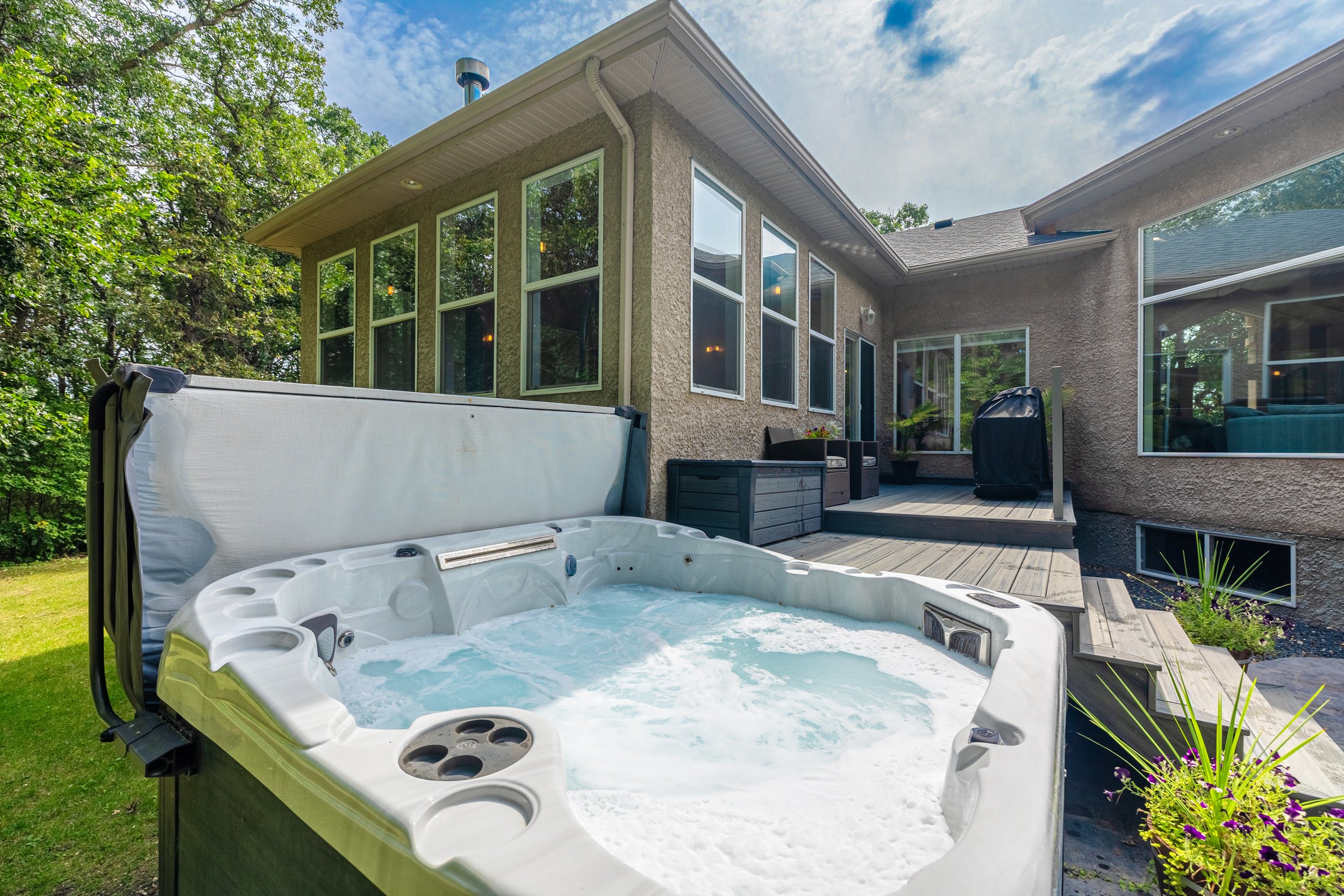 28 Highland Dr (7).jpg