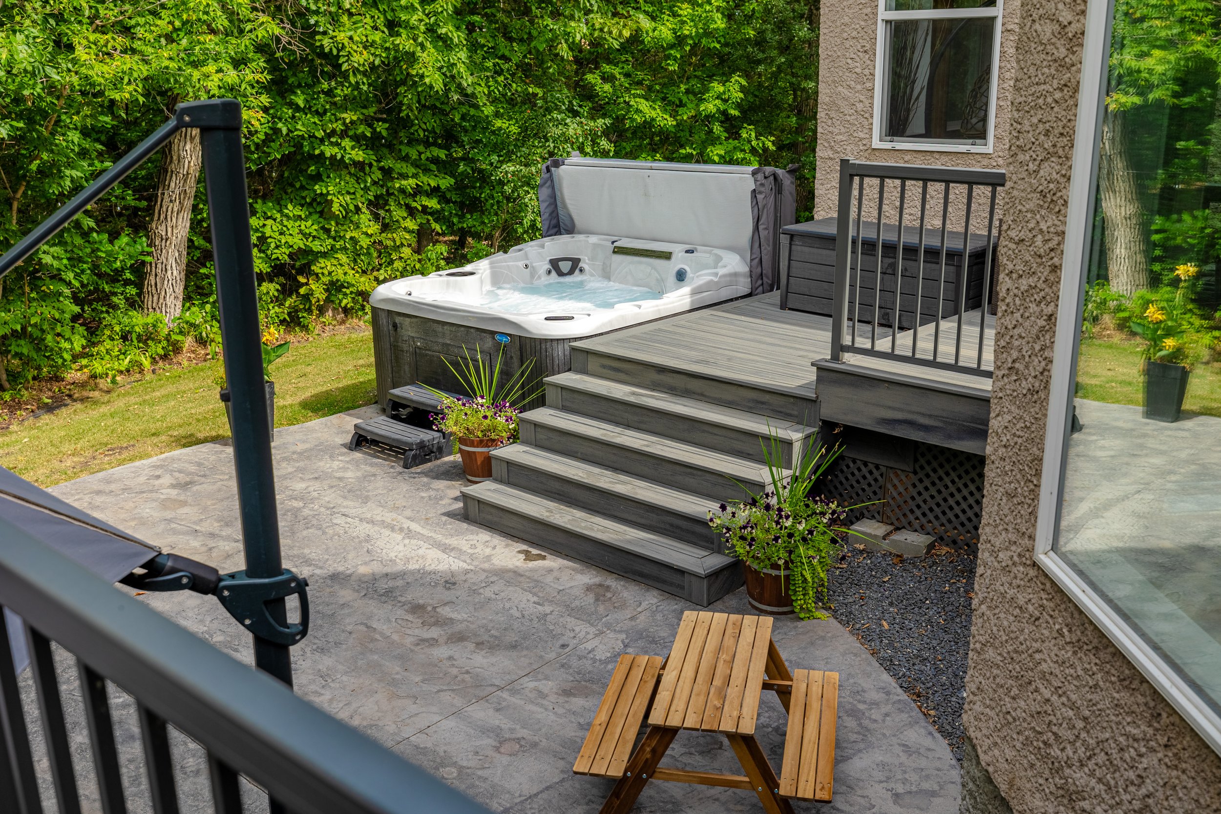 28 Highland Dr (18).jpg