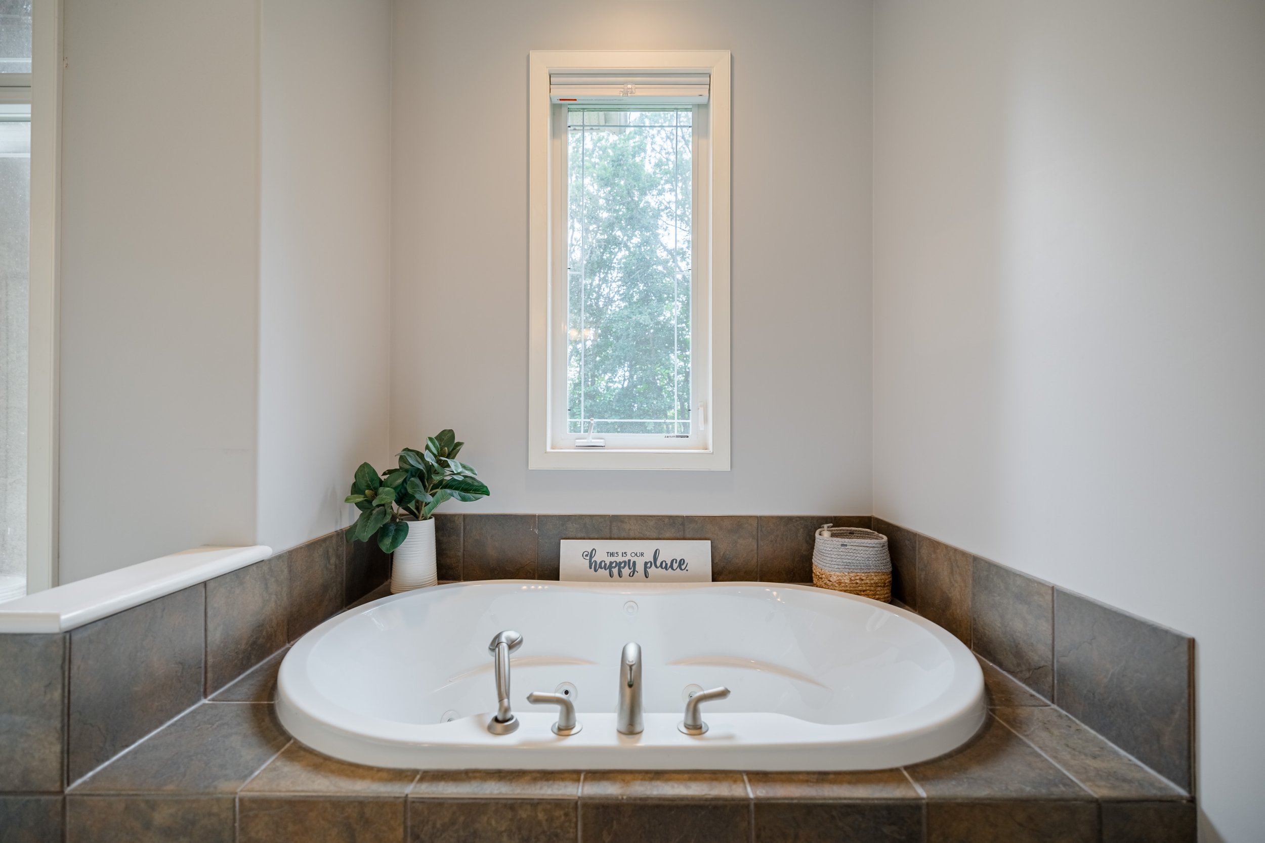 28 Highland Dr (21).jpg