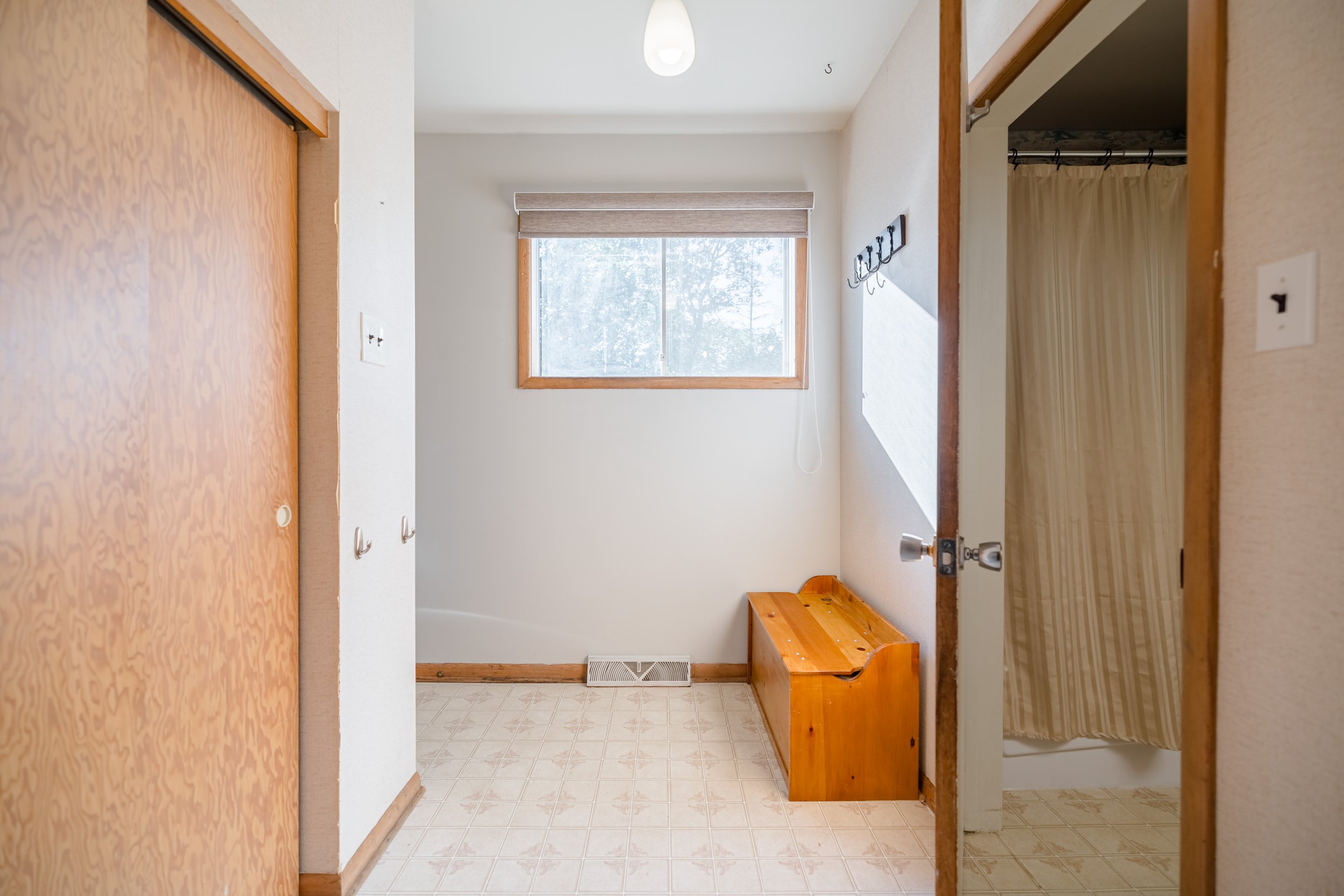 7068E Rd 70N (36).jpg