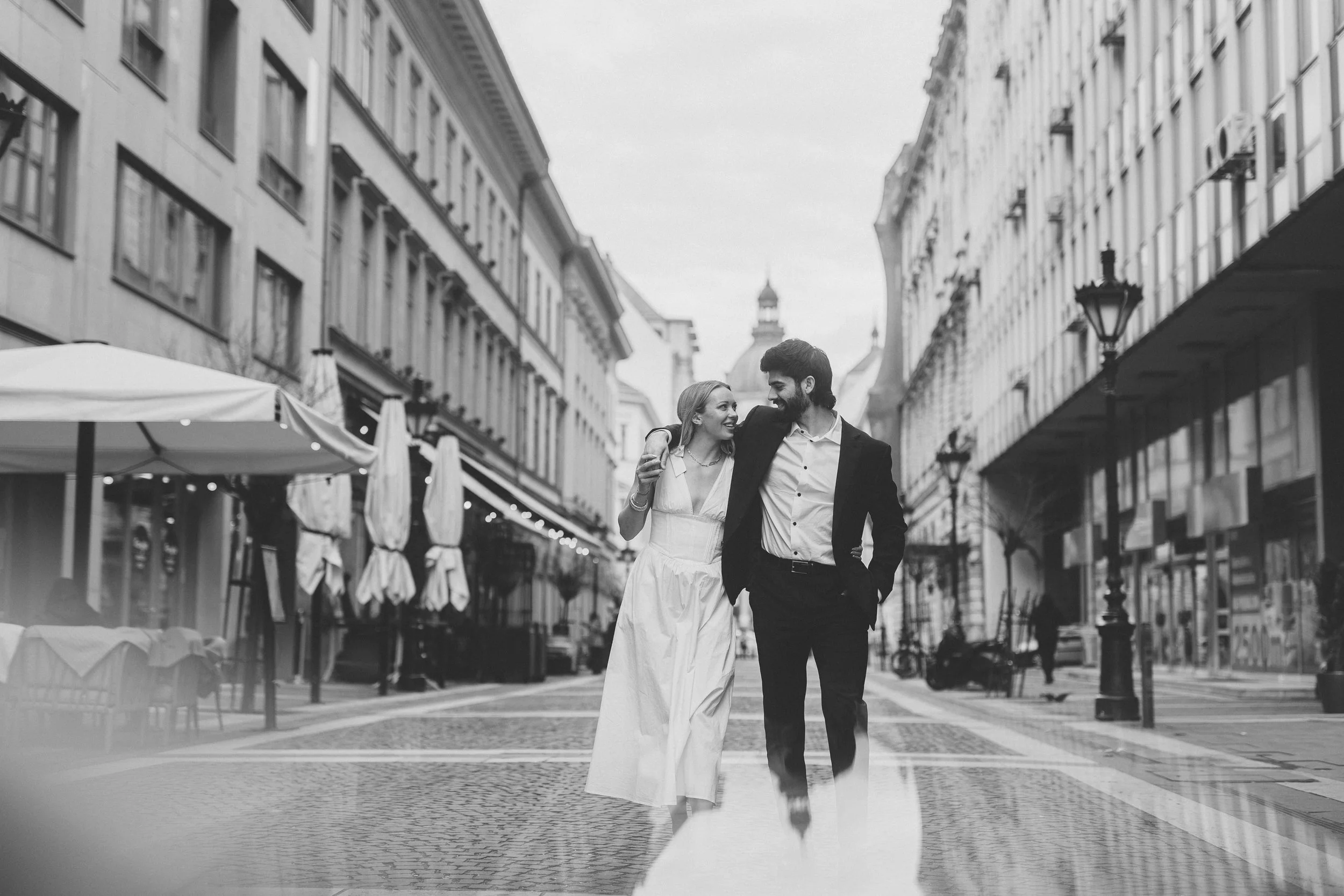 engagement-photos-budapest-sarahguberphotography (9).jpg