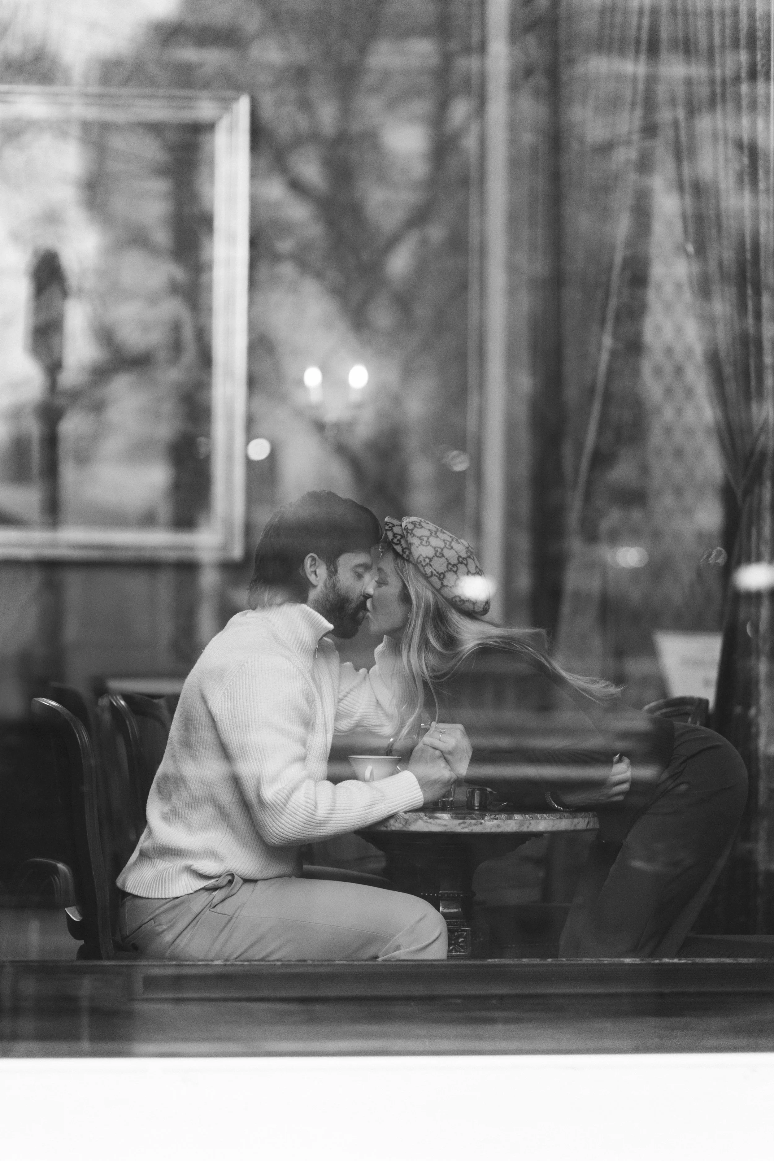 engagement-photos-budapest-sarahguberphotography (42).jpg