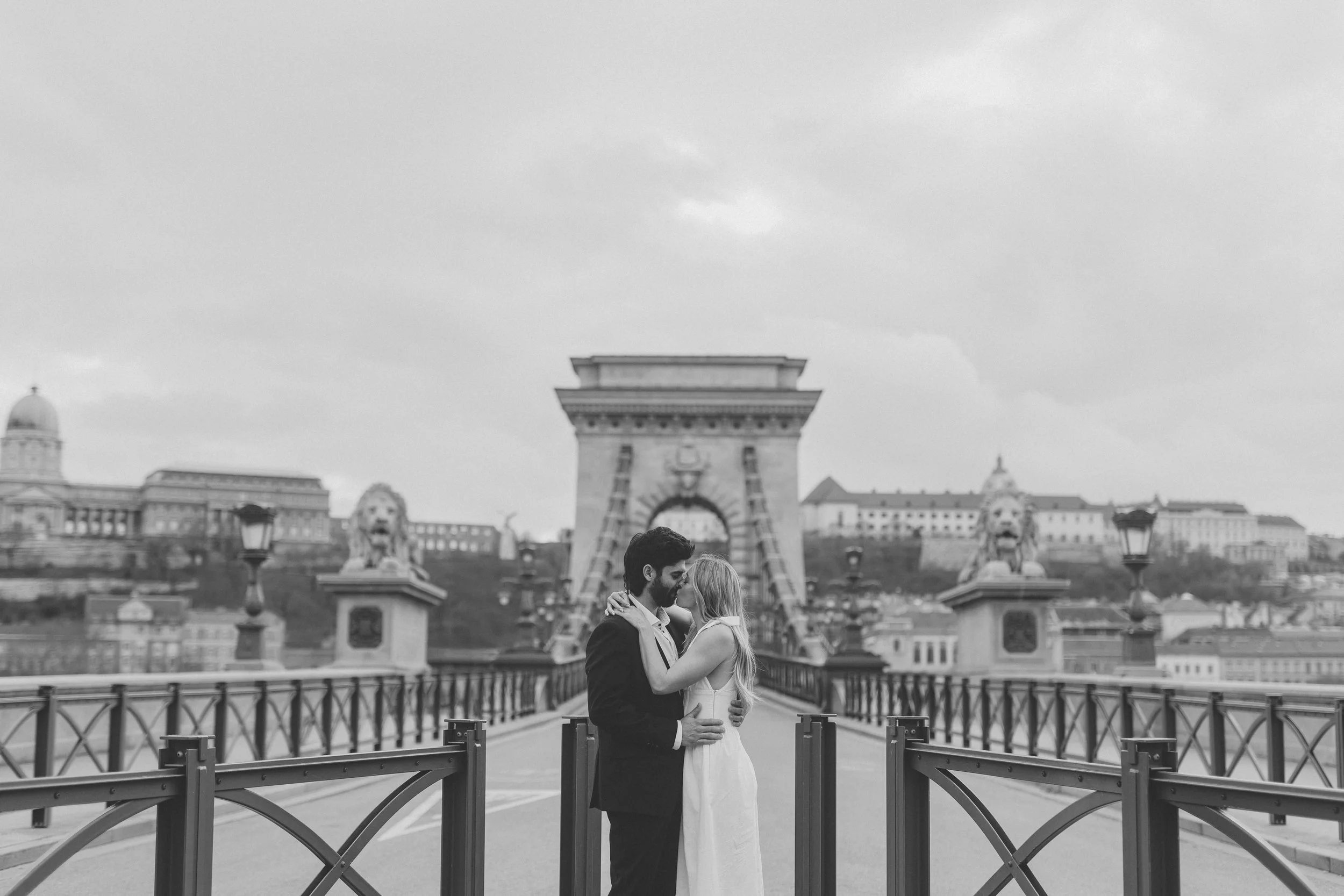 engagement-photos-budapest-sarahguberphotography (32).jpg