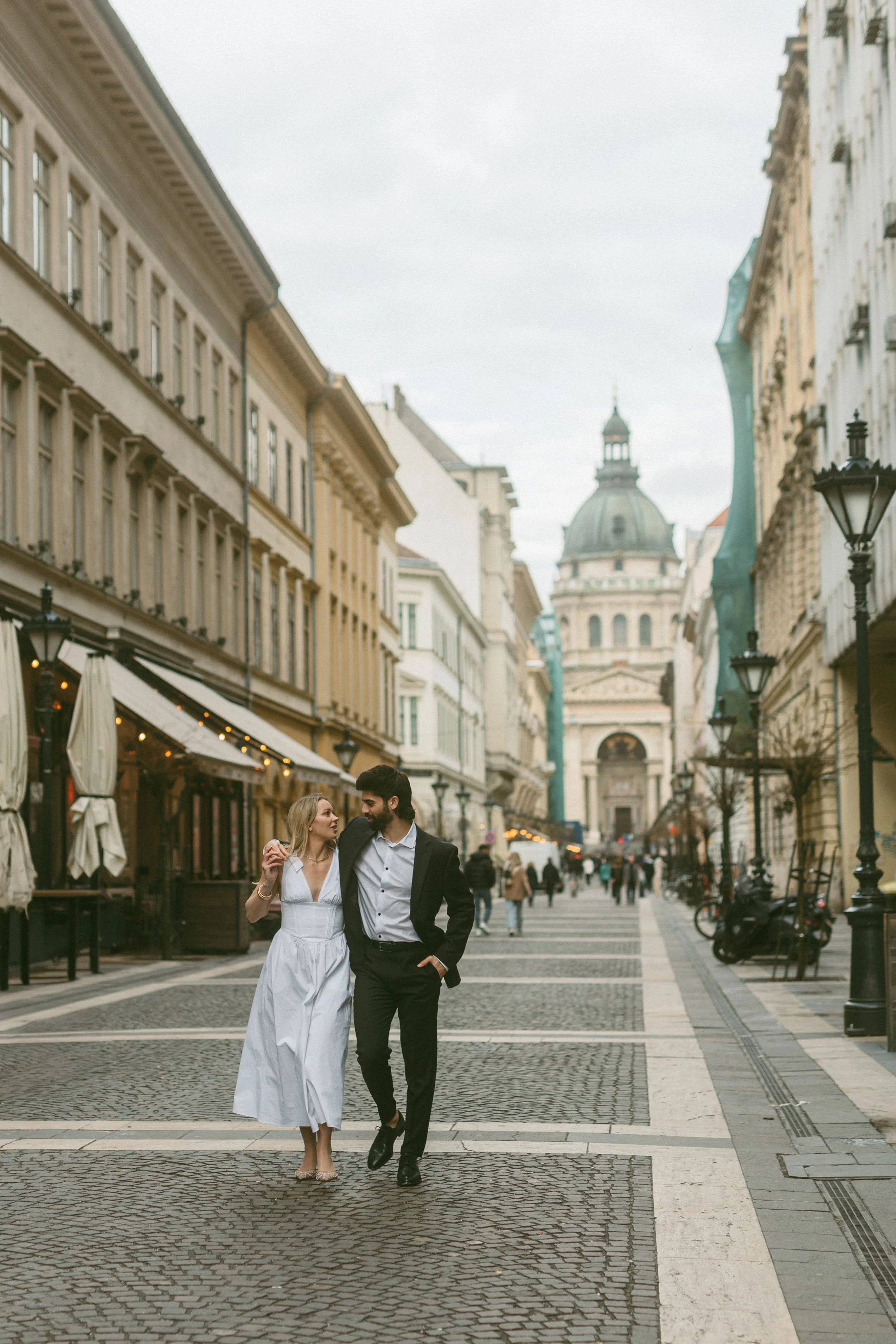 engagement-photos-budapest-sarahguberphotography (10).jpg