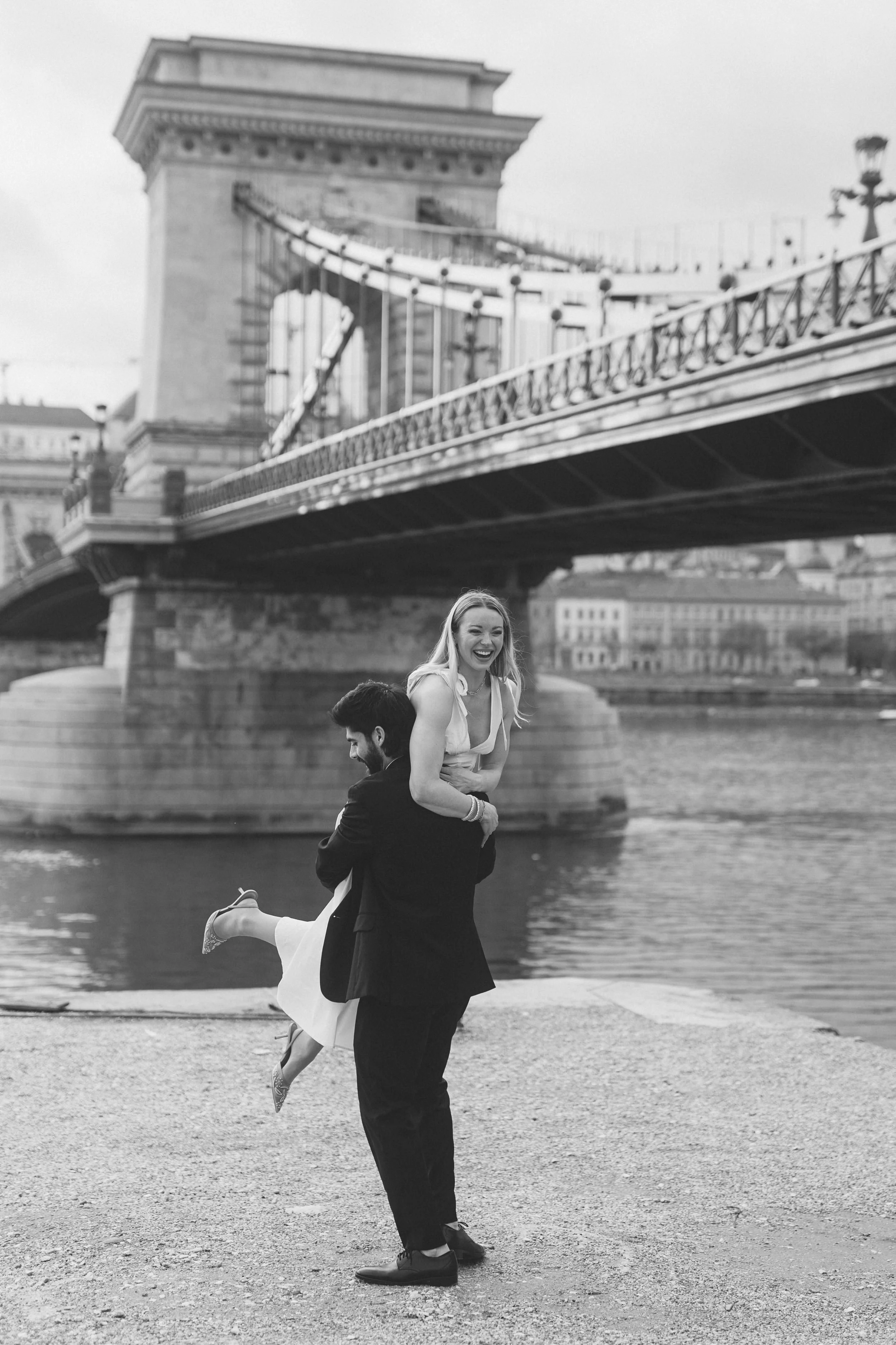 engagement-photos-budapest-sarahguberphotography (24).jpg