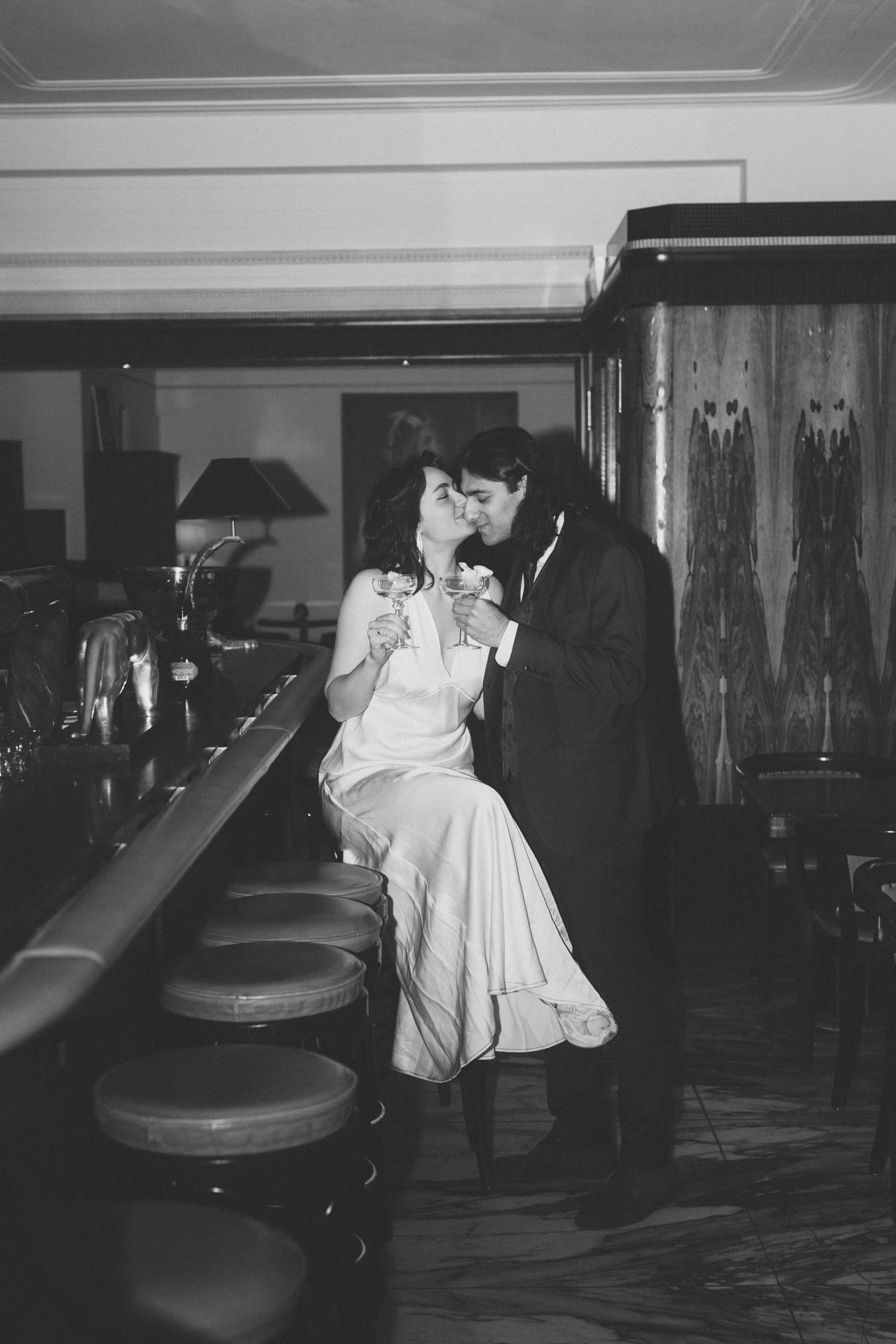 after-wedding-vintage-bar-paarfotografie-924.jpg