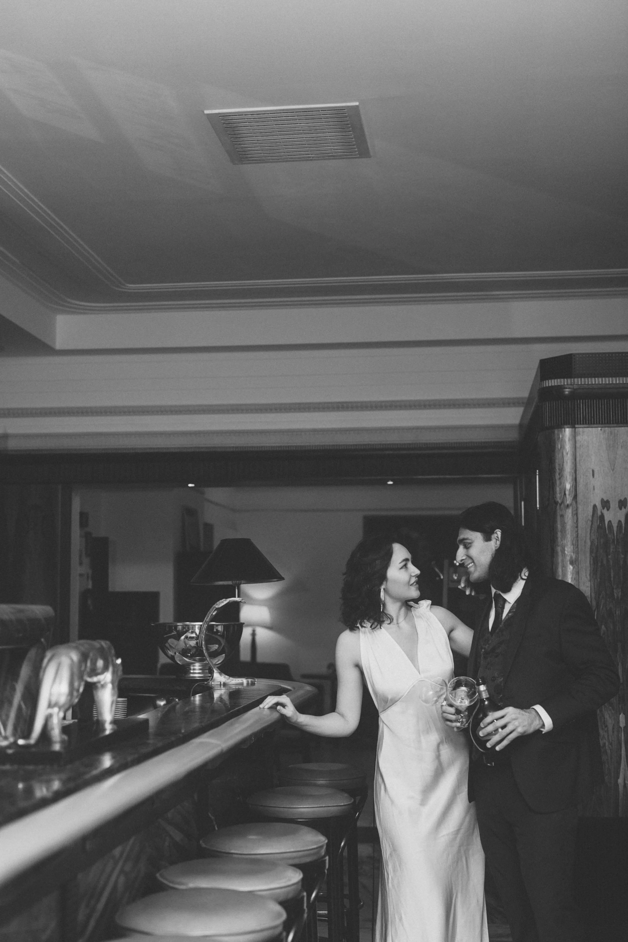 after-wedding-vintage-bar-paarfotografie-860.jpg