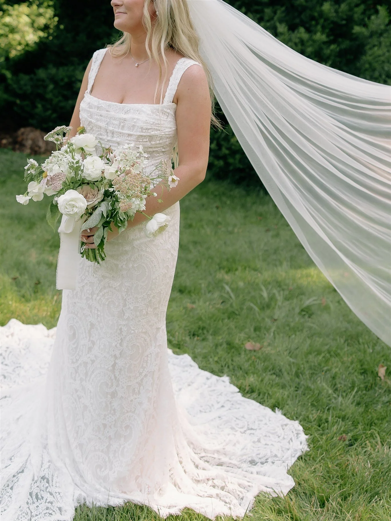 I have way too many favorites from Bridget &amp; Dillion&rsquo;s day but here are just a few of my fave portraits 🤎  All shot by my amazing MAP associate team and edited by me with lots of love! 💌

Photo: @maria.a.photo 
Gown: @avalaurennebride 
Tu