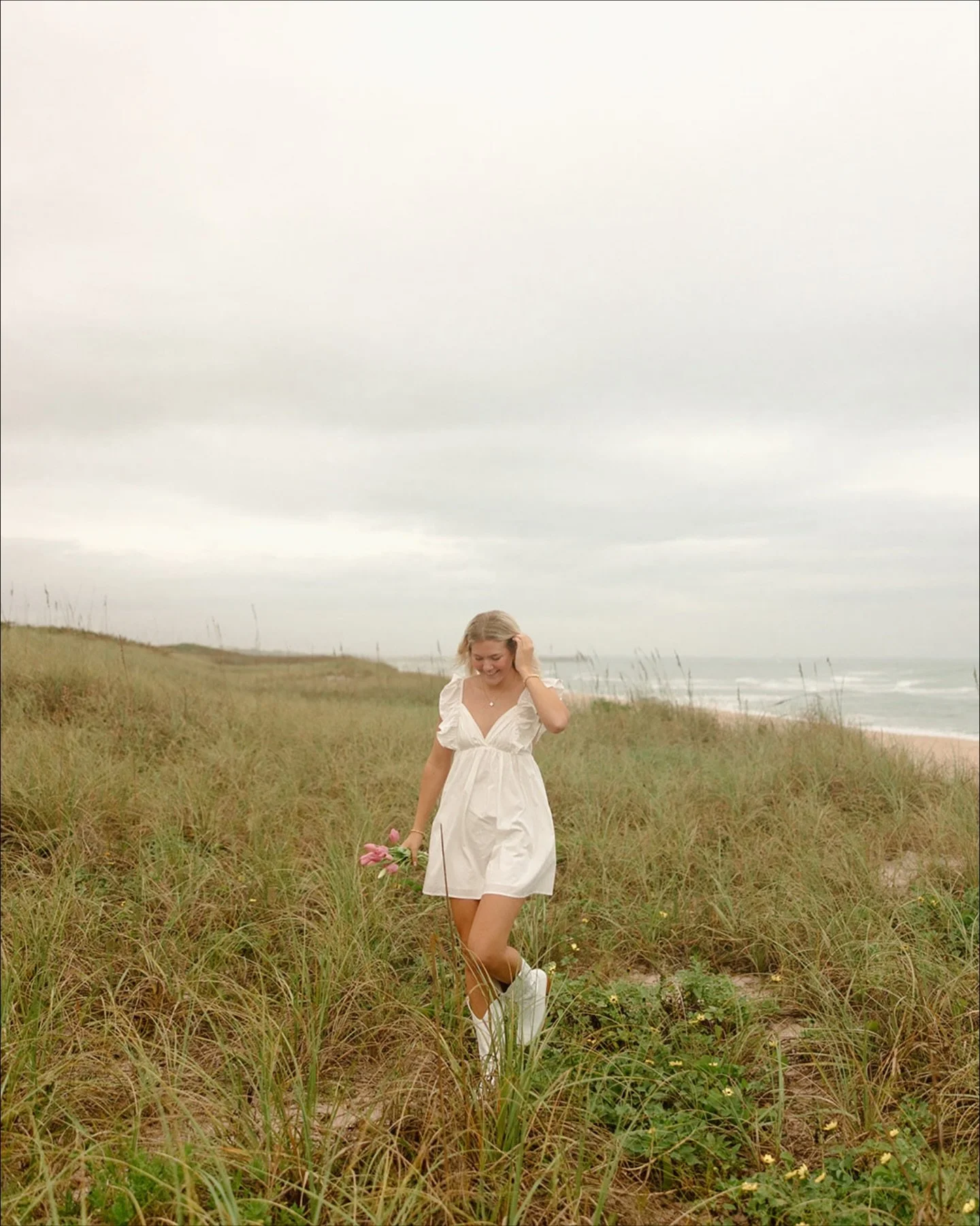 WELCOME TO DAY ONE OF @maria.a.photo BLACK FRIDAY TEASERS: THE SENIOR DROP 🖤

Senior portraits that don&rsquo;t play by the rules. 🎞️ 

Bold. Edge-forward. JOY FILLED.

I&rsquo;m going back to my roots in senior portraits
but this time, it&rsquo;s 