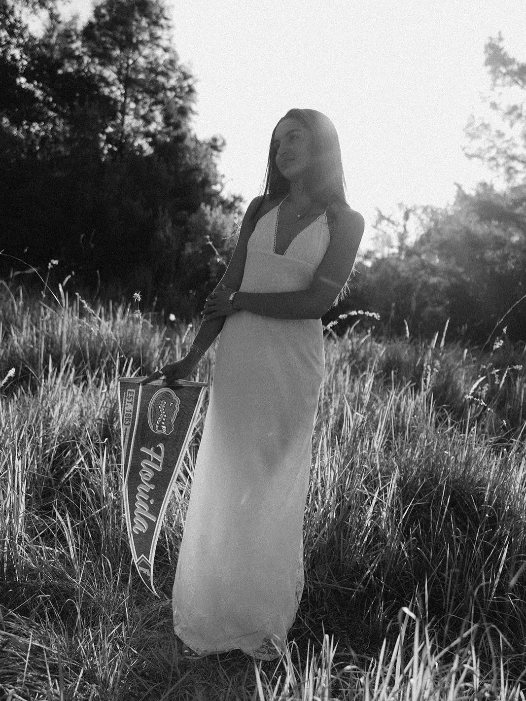 Good light with Isa 🕊️

.
.
.
Orlando senior photographer, winter park senior photographer, Orlando Florida senior photographer, Orlando Florida senior portraits, Orlando senior photos location, Orlando Florida lifestyle photographer, maitland senio