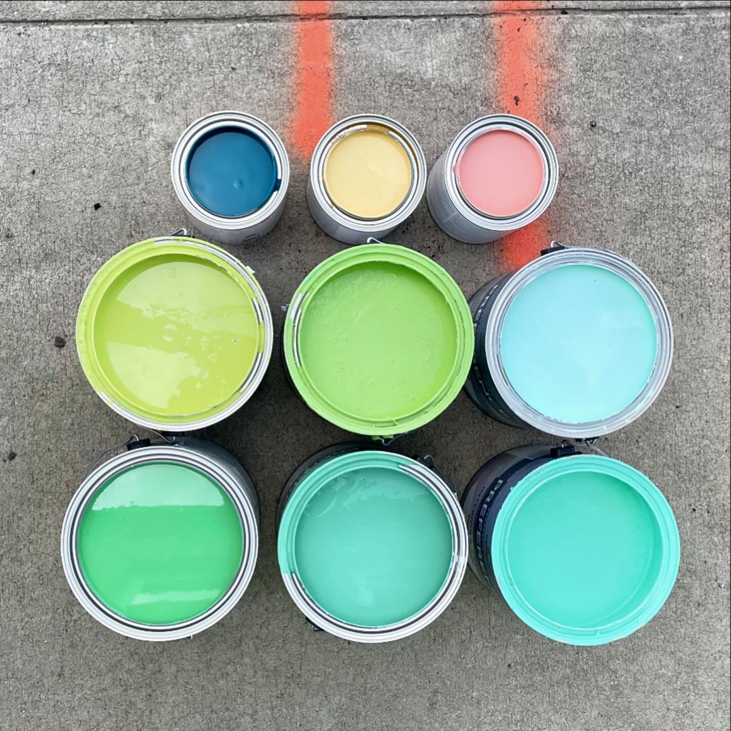 My color palette and more progress!✨

I love lining up the colors like this and seeing what the palette becomes when put onto the wall 💙💚

@mural_festcanton 

#cantonmuralfest #cantonohio #canton #ohioartist #akronartist #muralist #muralart