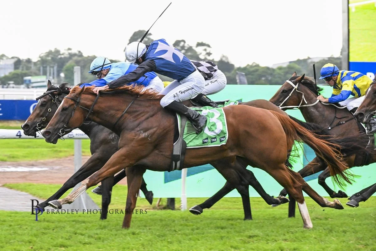 CATCH THE GLORY WINS THE GROUP 3 BIRTHDAY CARD STAKES
