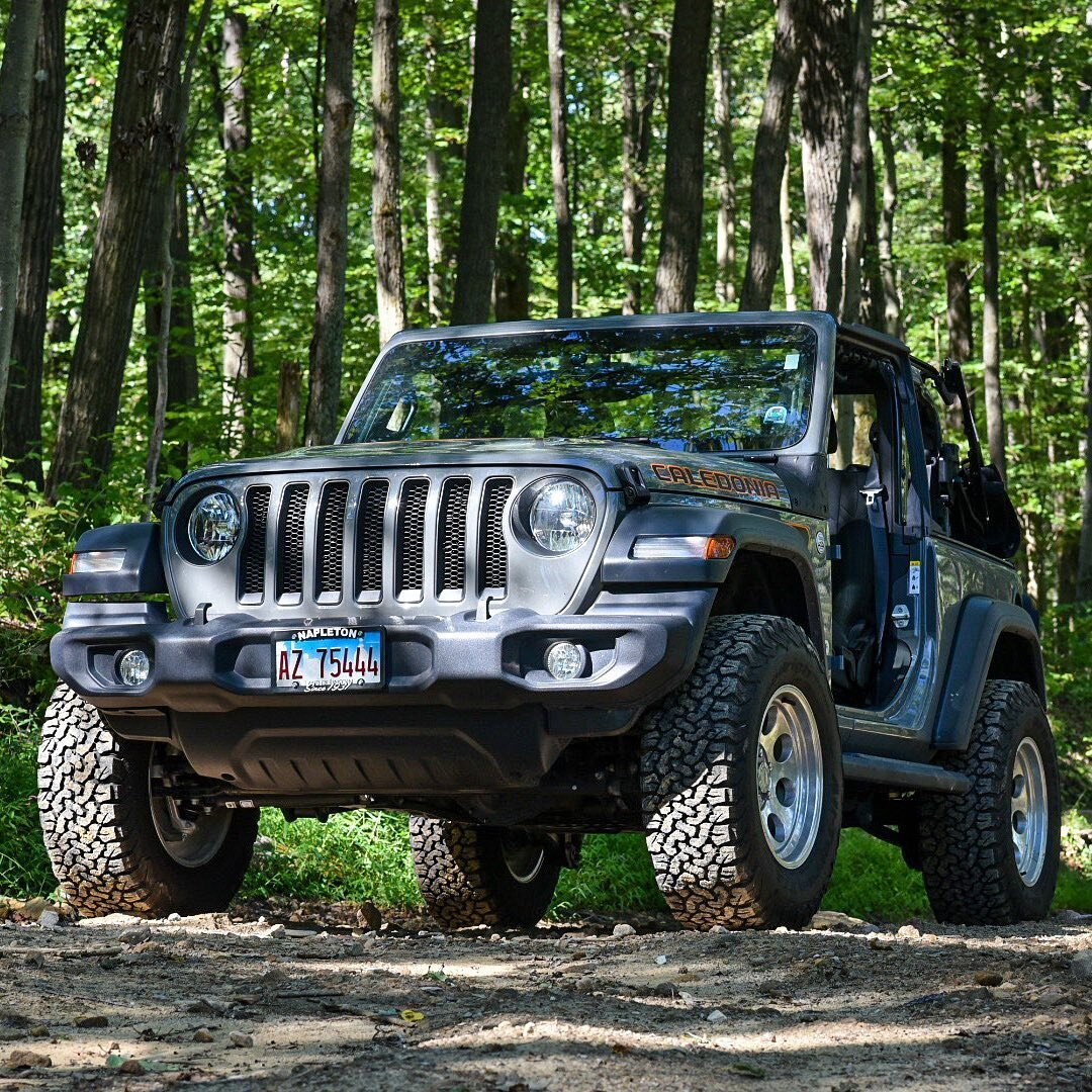 Taps aff doors aff 🤗

#wrangler #jeep #wranglerjl #westvirginia #trails #offroad #morgantownwv #jeepwrangler