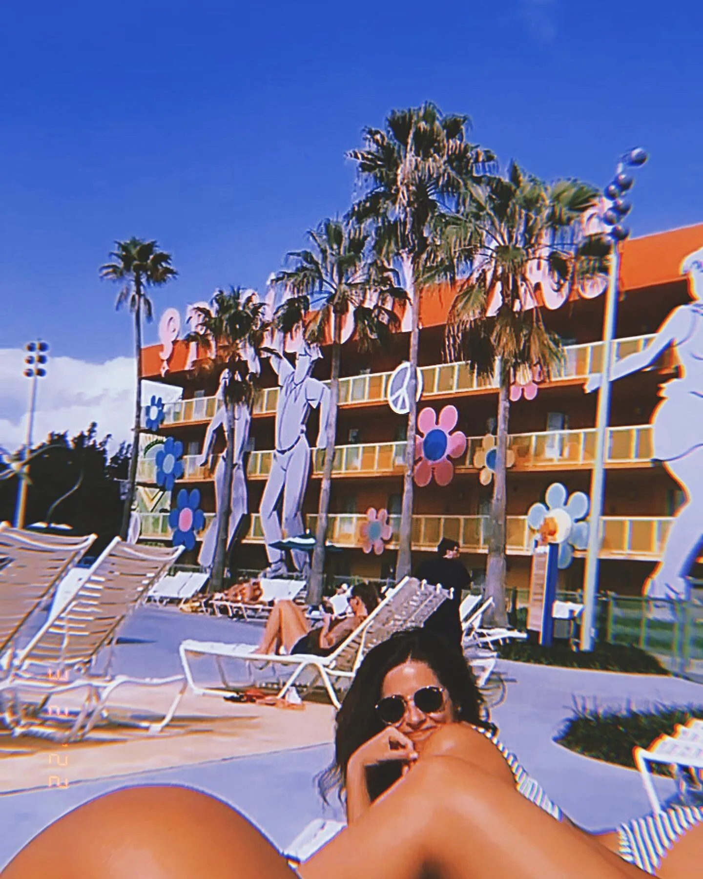 ♡ memorial day weekend vibes ♡
&bull;
&bull;
Life has been so crazy busy lately&mdash;greatly looking forward to a nice long weekend full of sunshine, pool-time, reading and relaxing 😎☀️ what are your plans for the holiday weekend? 💖
&bull;
&bull;
